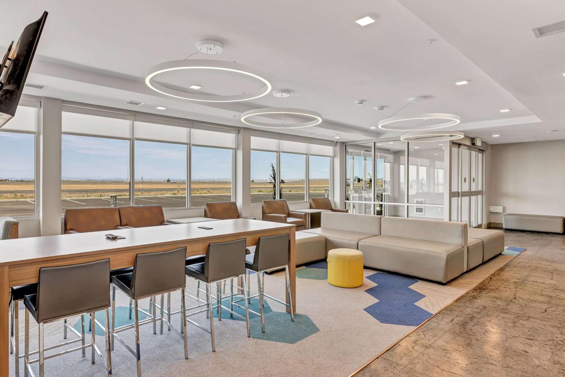 Holiday Inn Express & Suites George - Quincy South by IHG photo 7