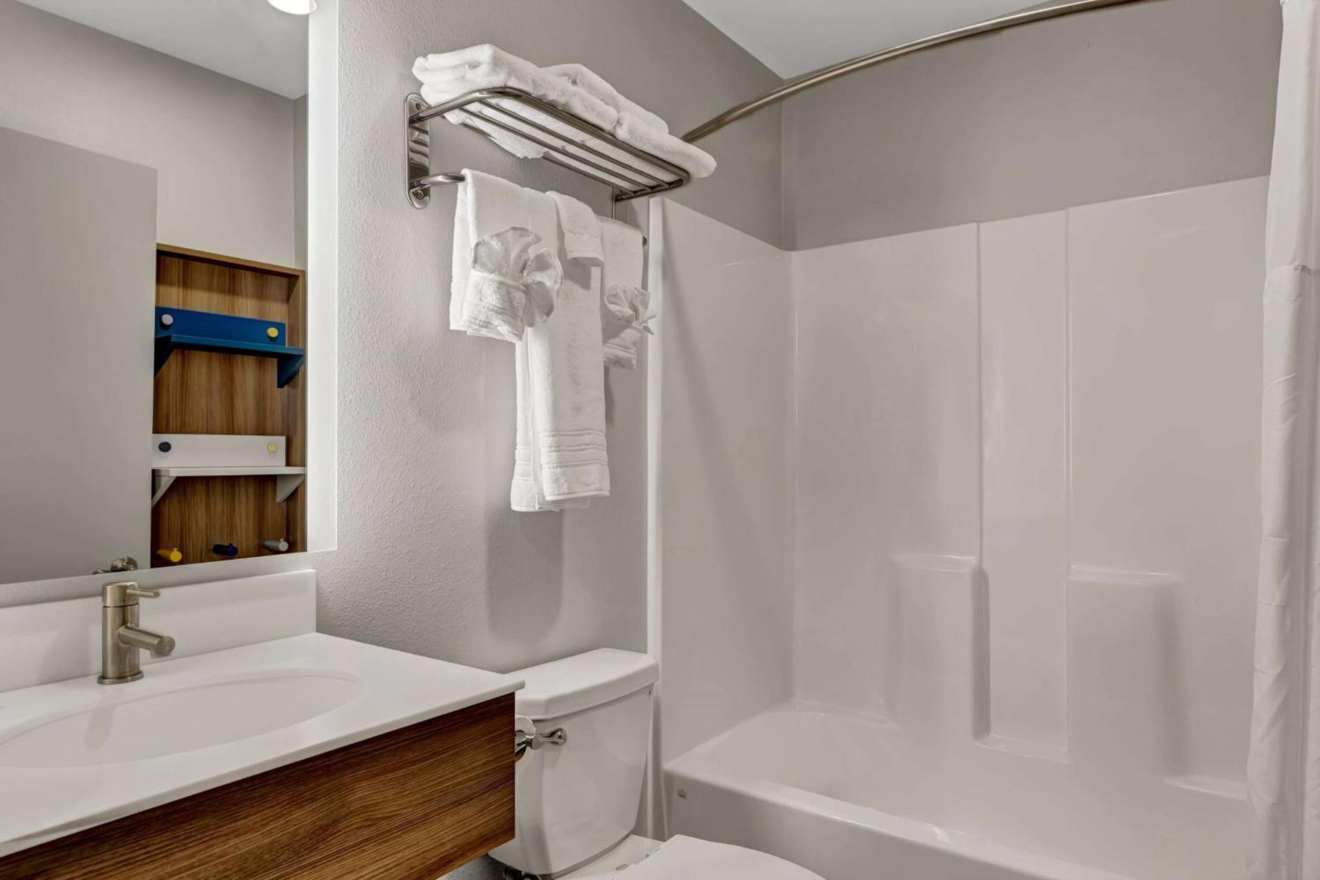 Holiday Inn Express & Suites George - Quincy South by IHG photo 21