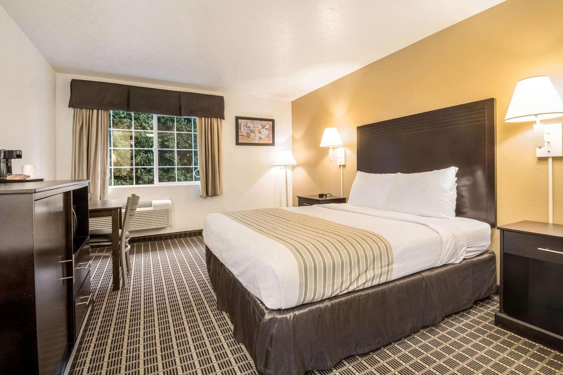Econo Lodge Corvallis Near University photo 9