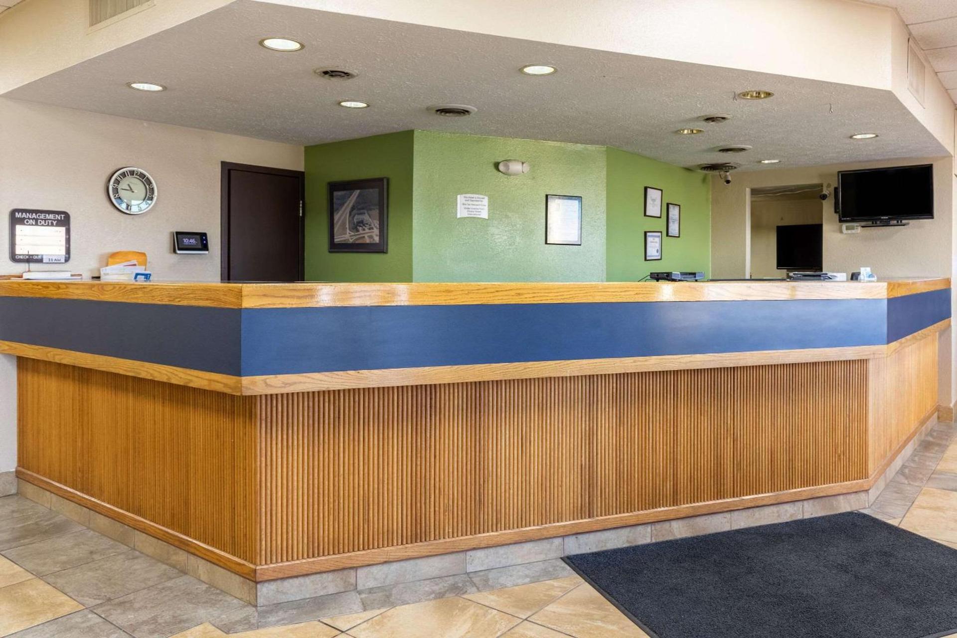 Quality Inn photo 11