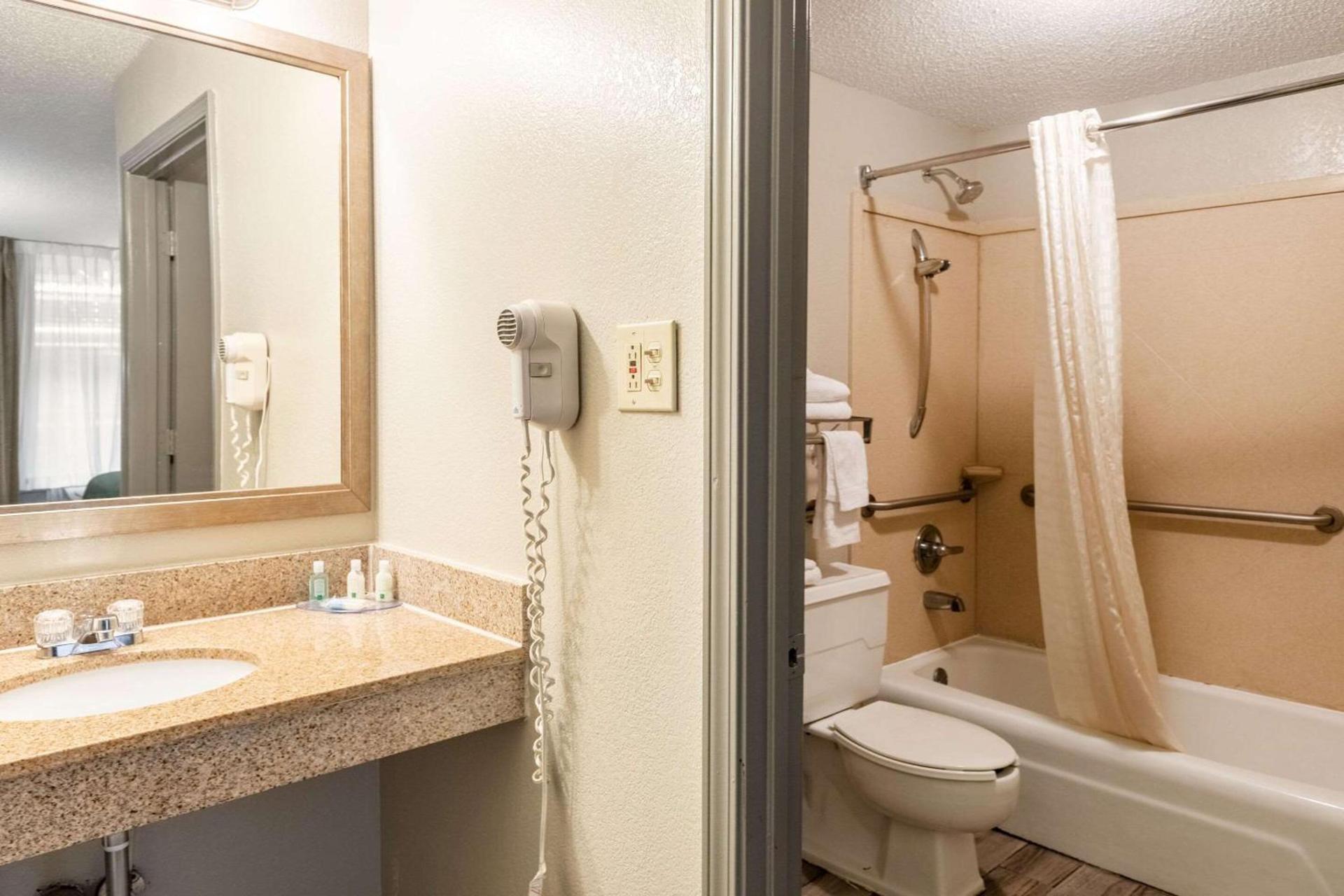 Quality Inn photo 27