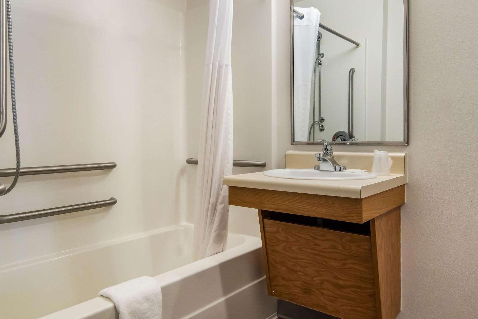 WoodSpring Suites Abilene photo 28