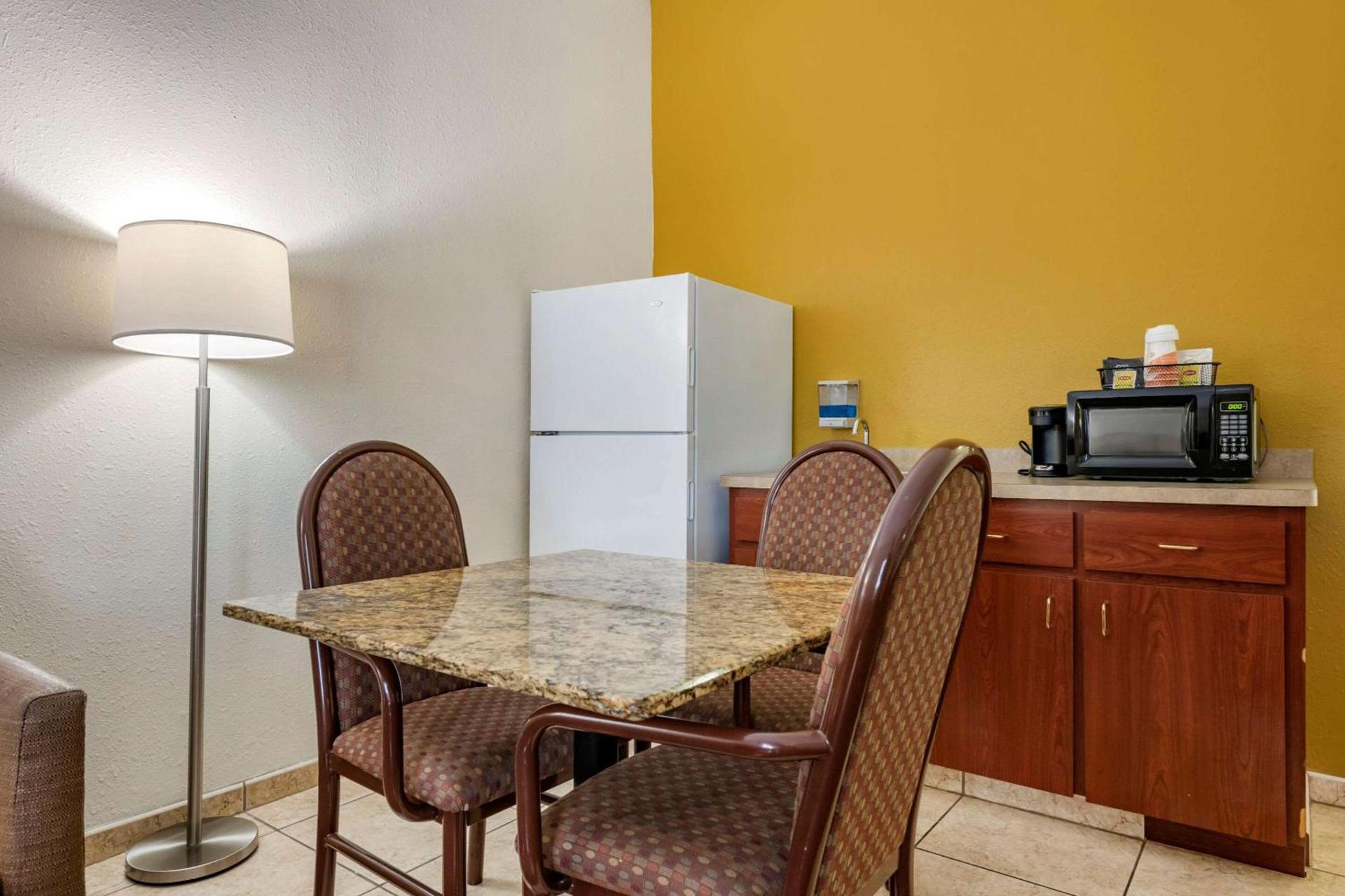 Quality Inn Zephyrhills-Dade City photo 25