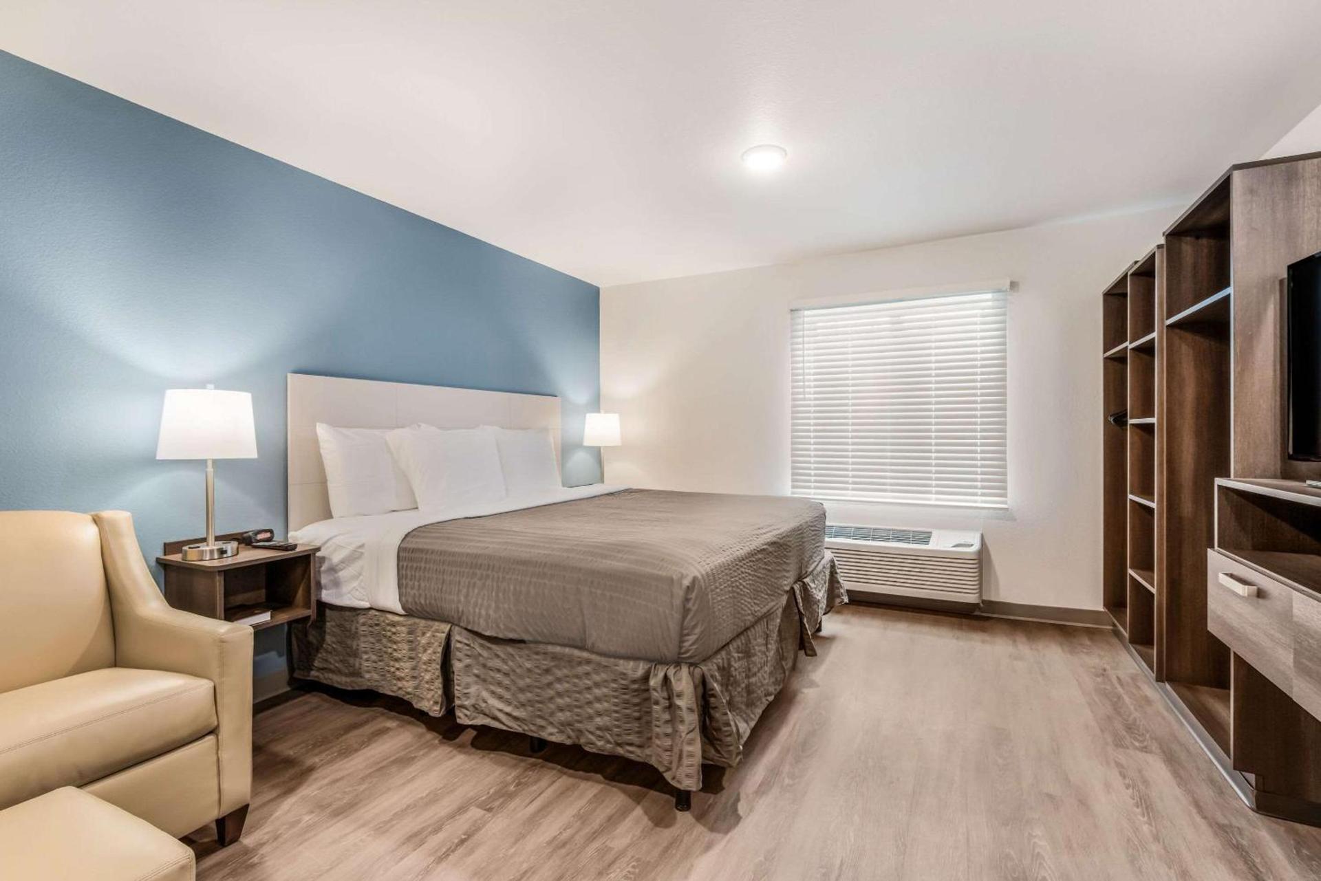 WoodSpring Suites Charlotte - University Research Park photo 8