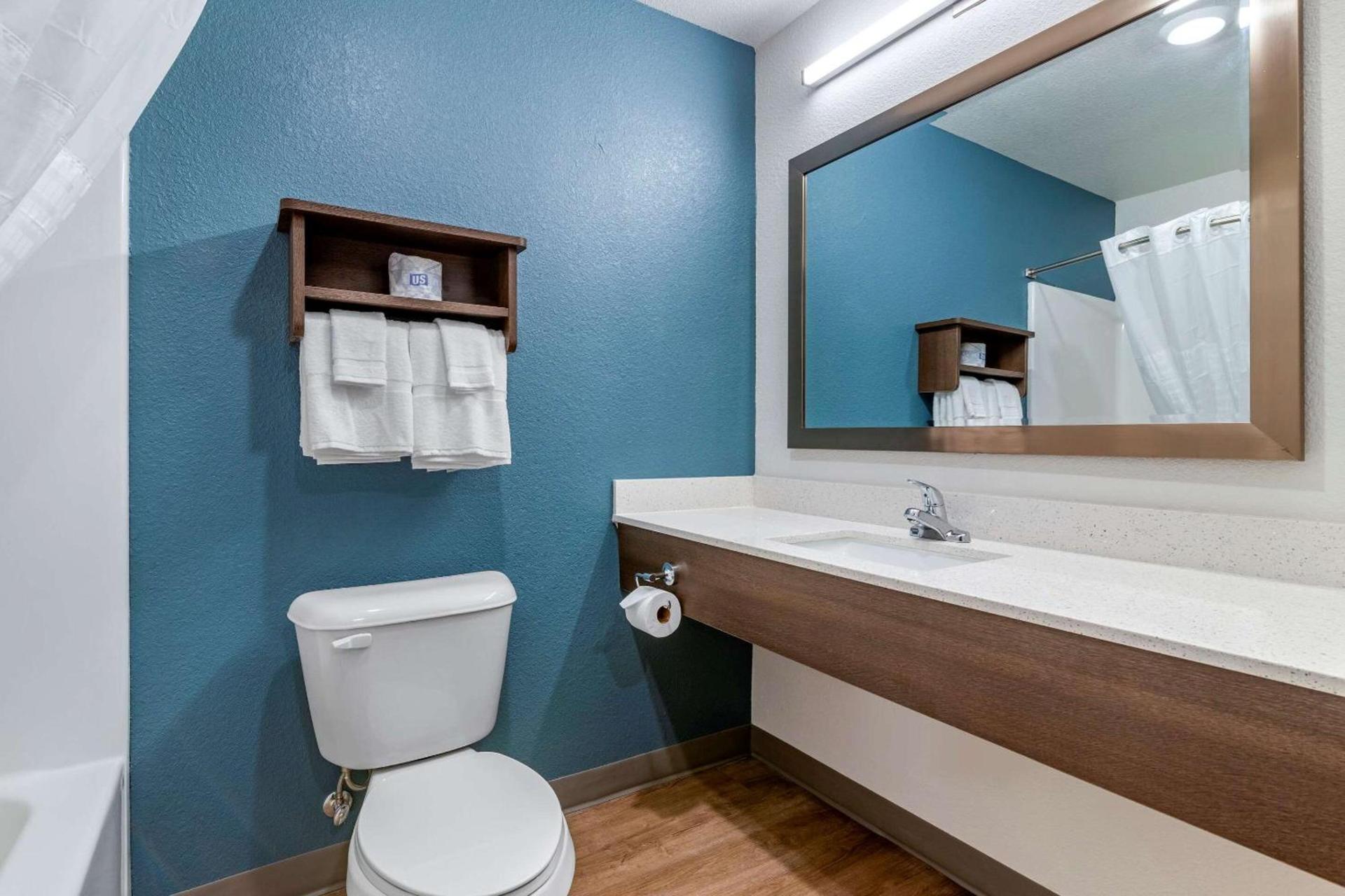 WoodSpring Suites Brunswick photo 18