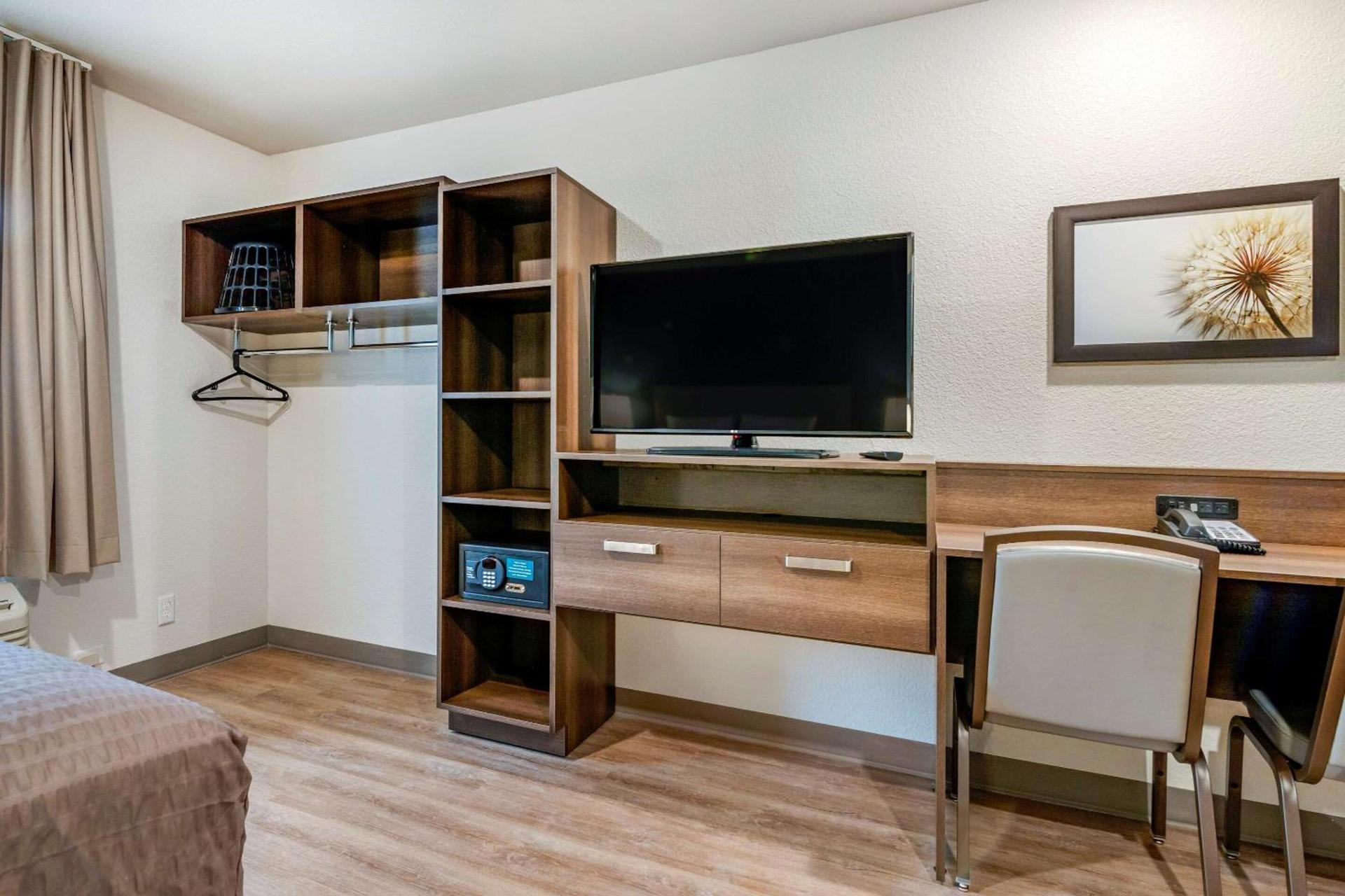 WoodSpring Suites Brunswick photo 7