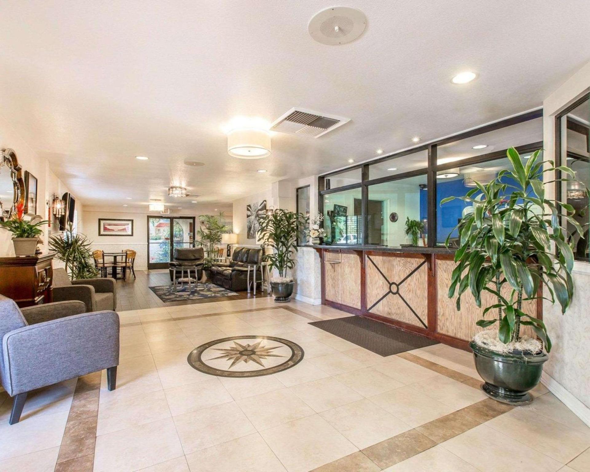 Rodeway Inn & Suites Colton-Riverside photo 4