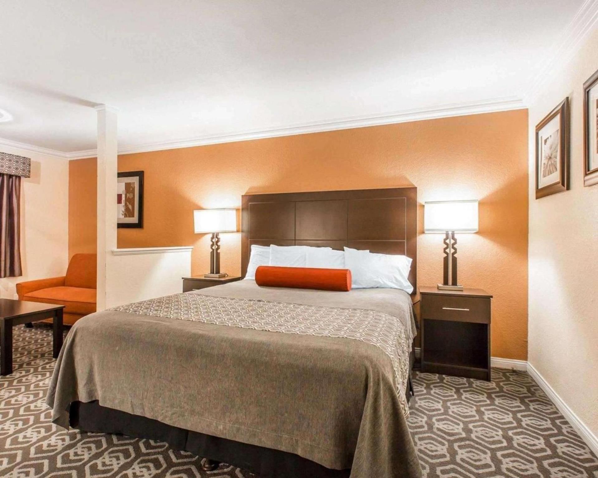 Rodeway Inn & Suites Colton-Riverside photo 16