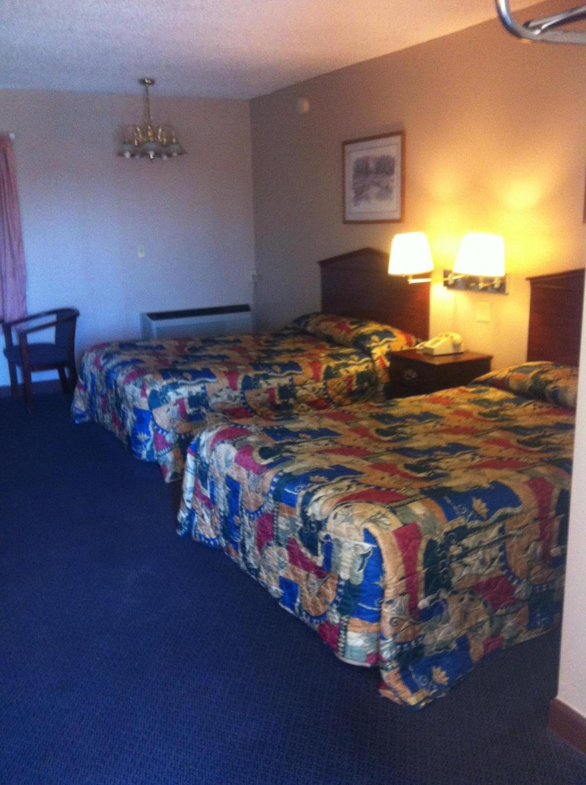 Red Carpet Inn photo 8