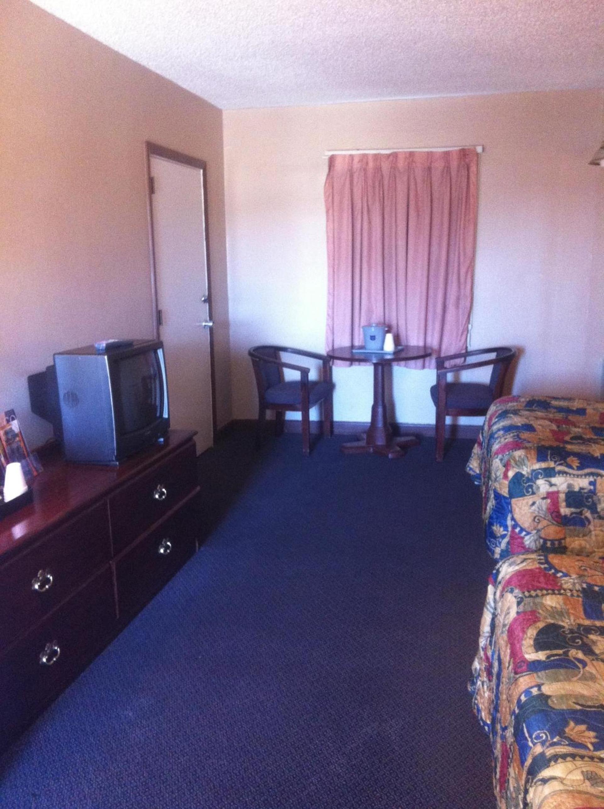 Red Carpet Inn photo 44