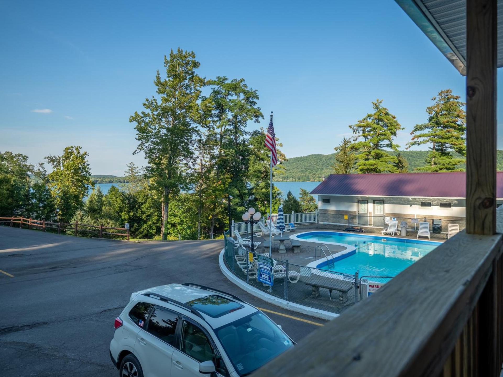 Lake 'N Pines Motel photo 48