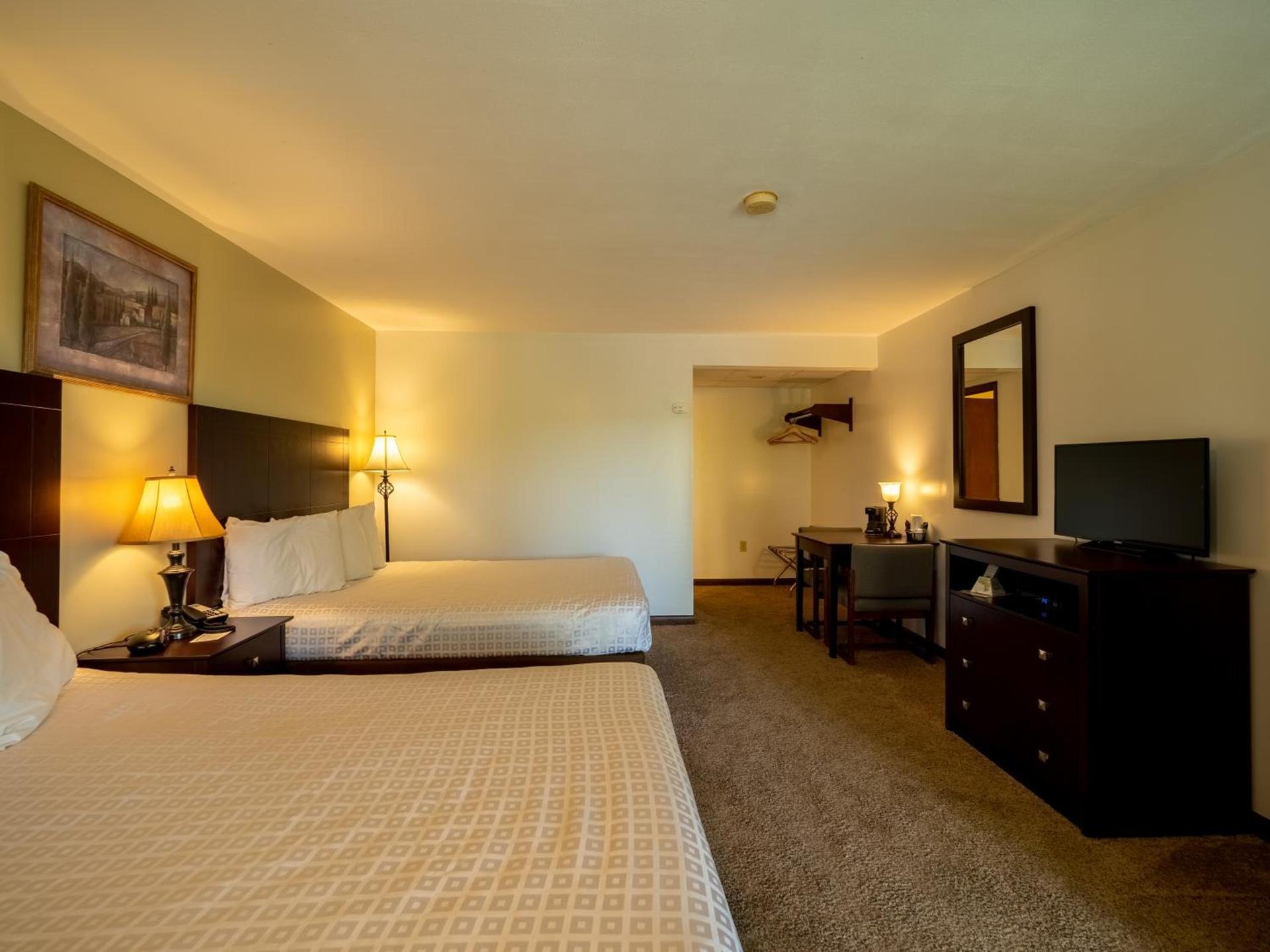 Lake 'N Pines Motel photo 83