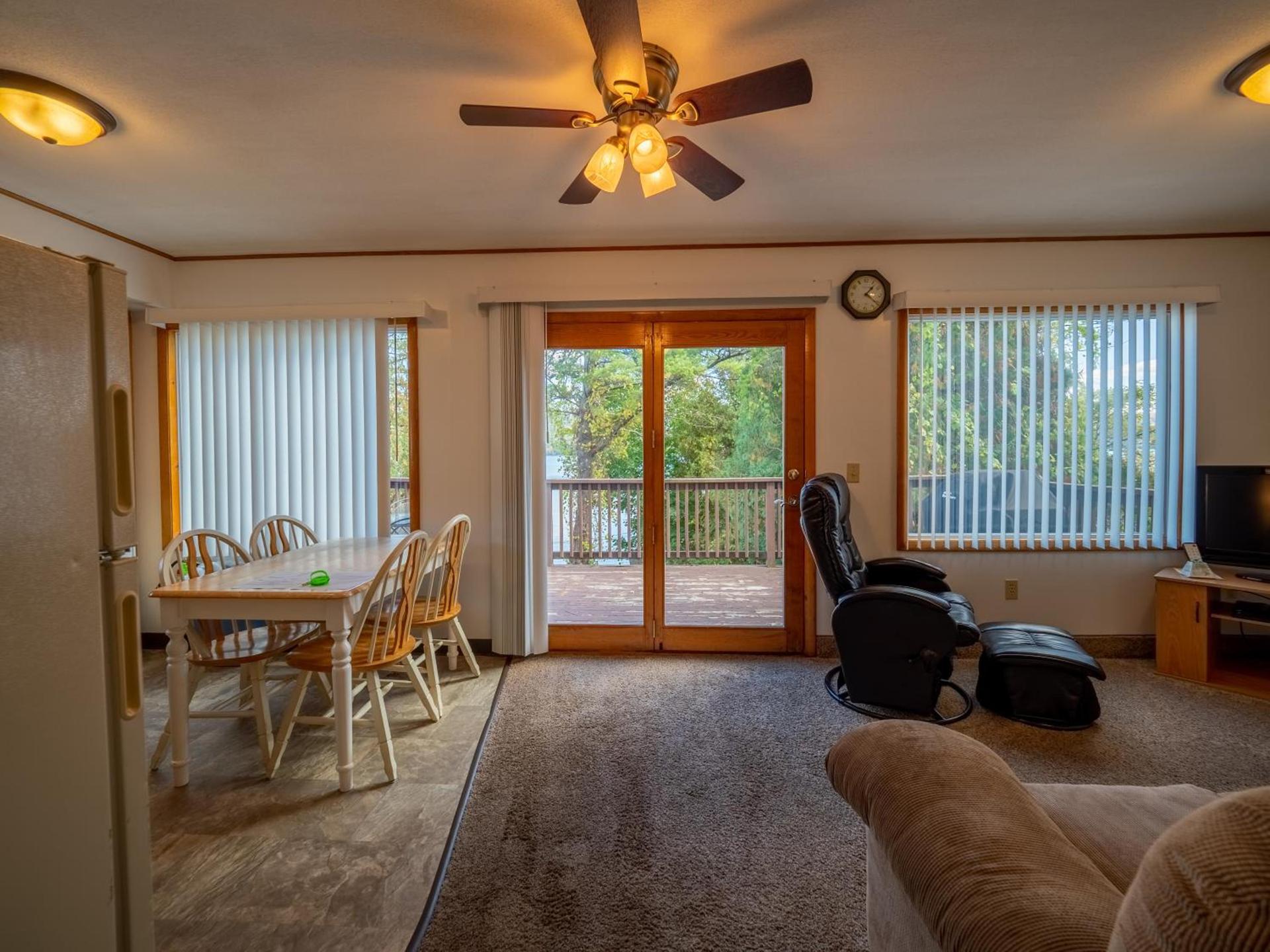 Lake 'N Pines Motel photo 94