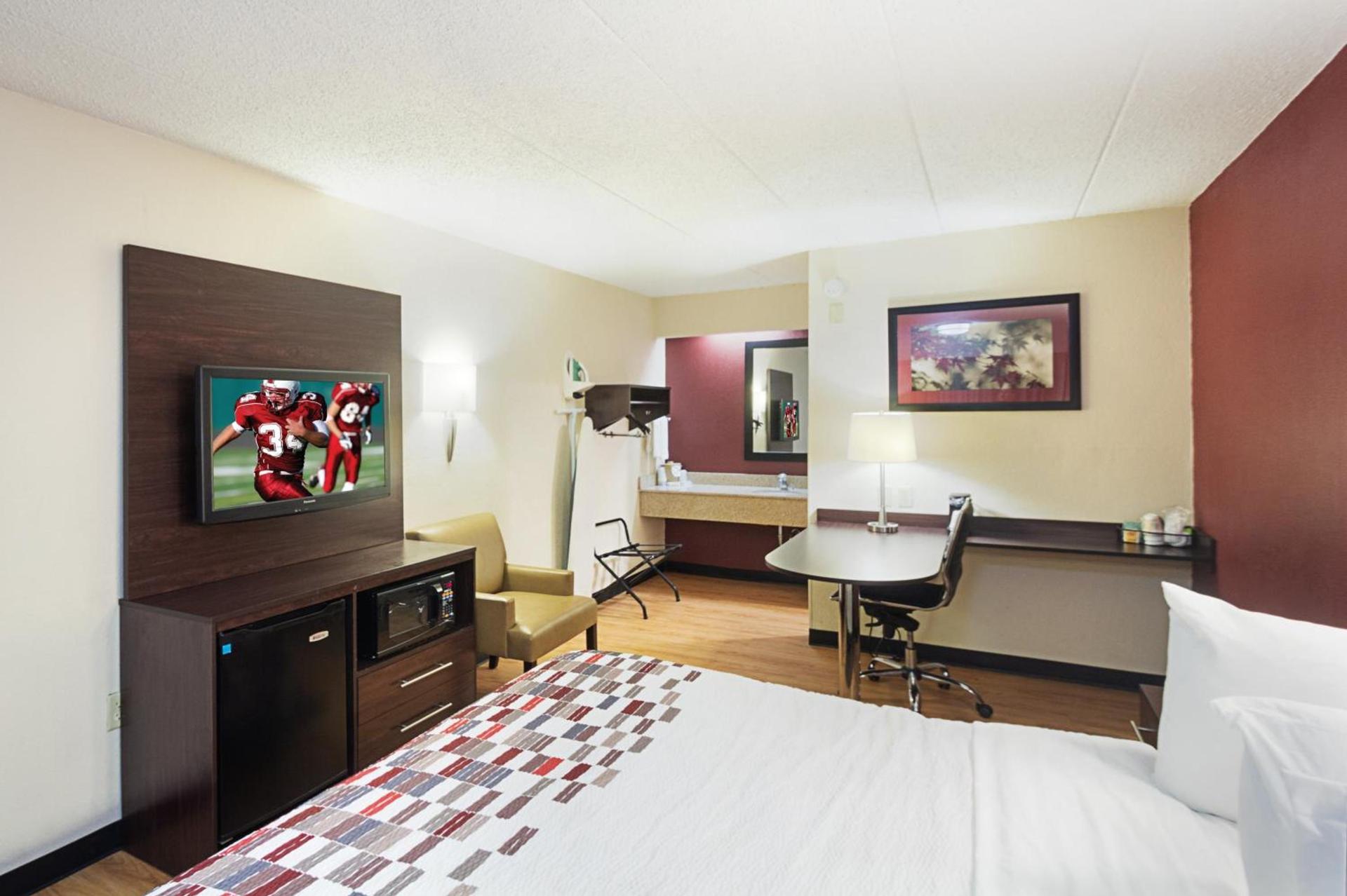 Red Roof Inn Dayton - Fairborn/Nutter Center photo 7