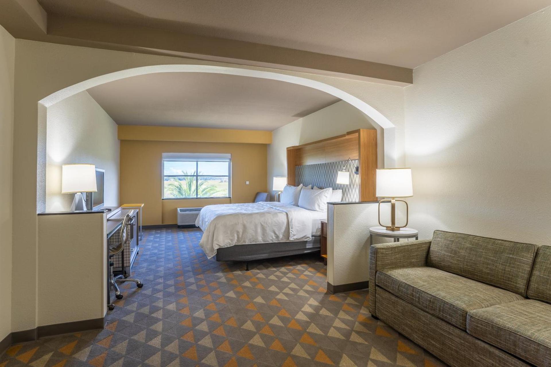 Holiday Inn Hotel & Suites Beaufort at Highway 21 by IHG photo 8