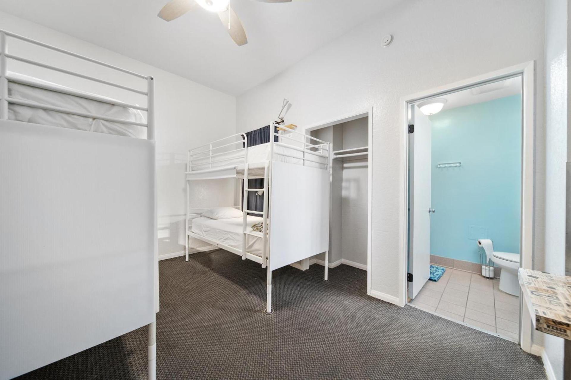 Samesun Venice Beach Hotel & Hostel photo 27