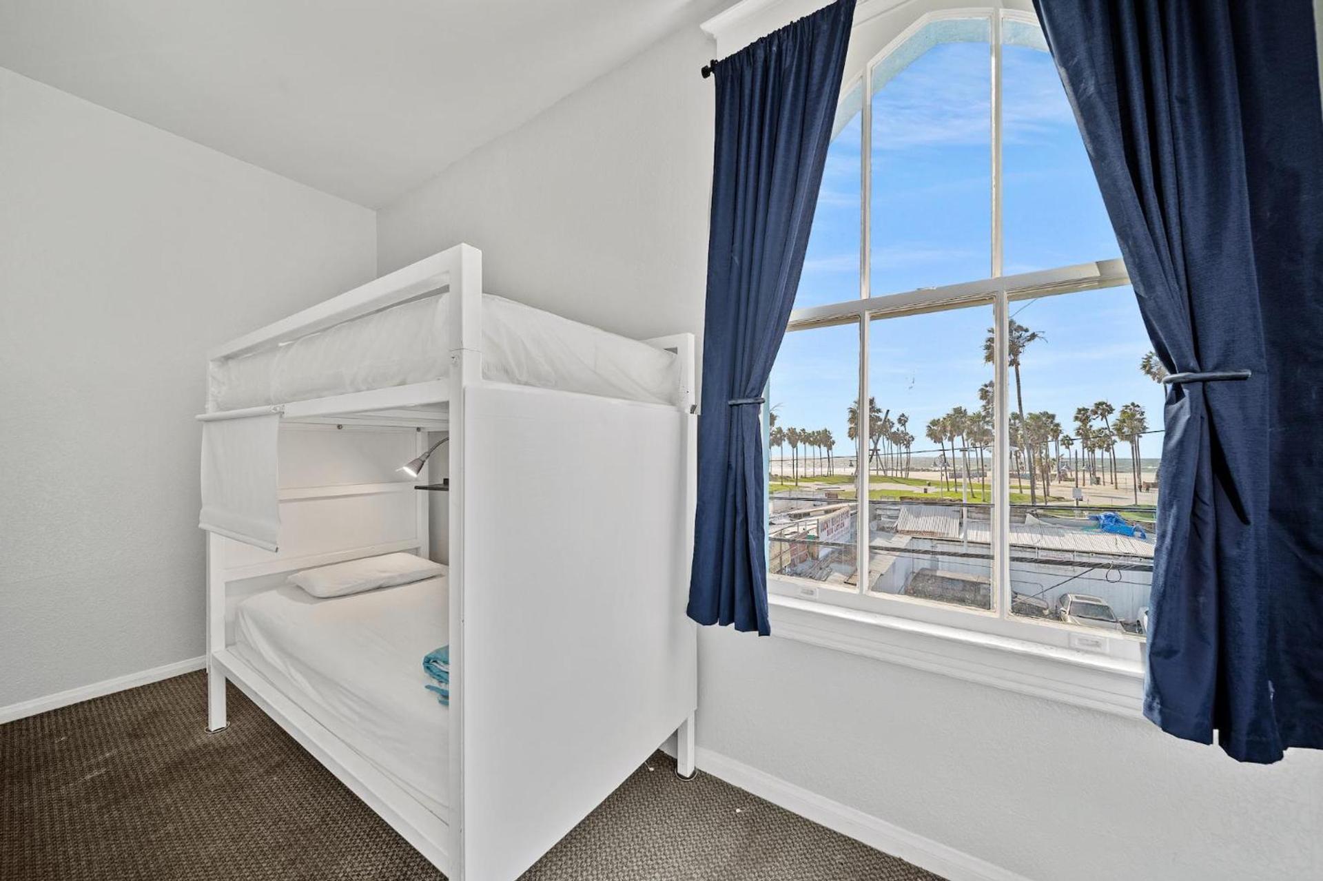 Samesun Venice Beach Hotel & Hostel photo 22