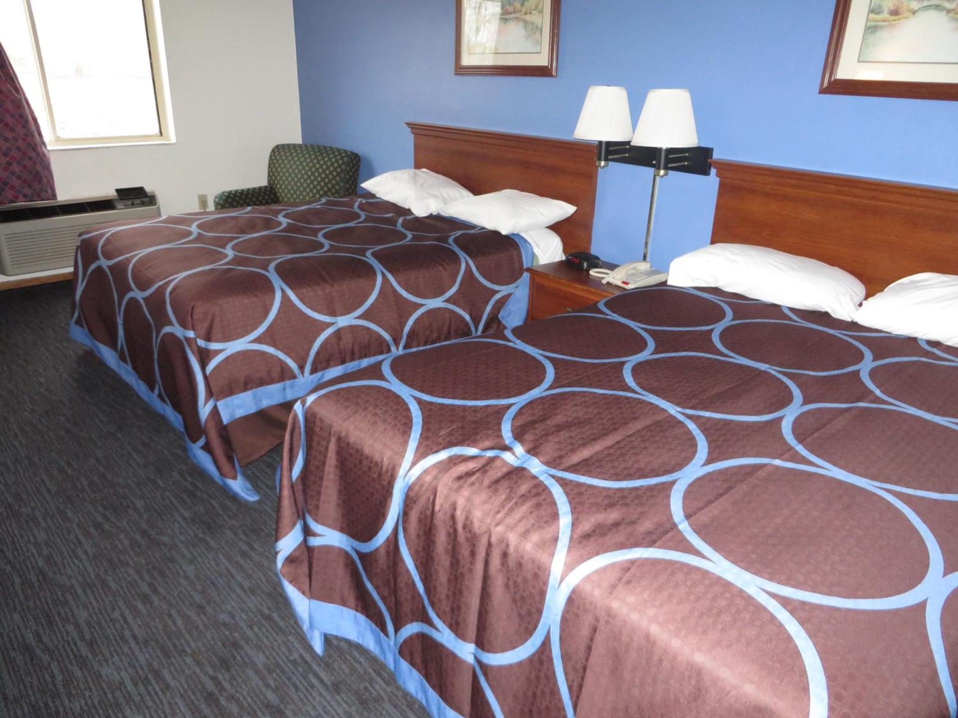 Super 8 by Wyndham Monmouth IL photo 35