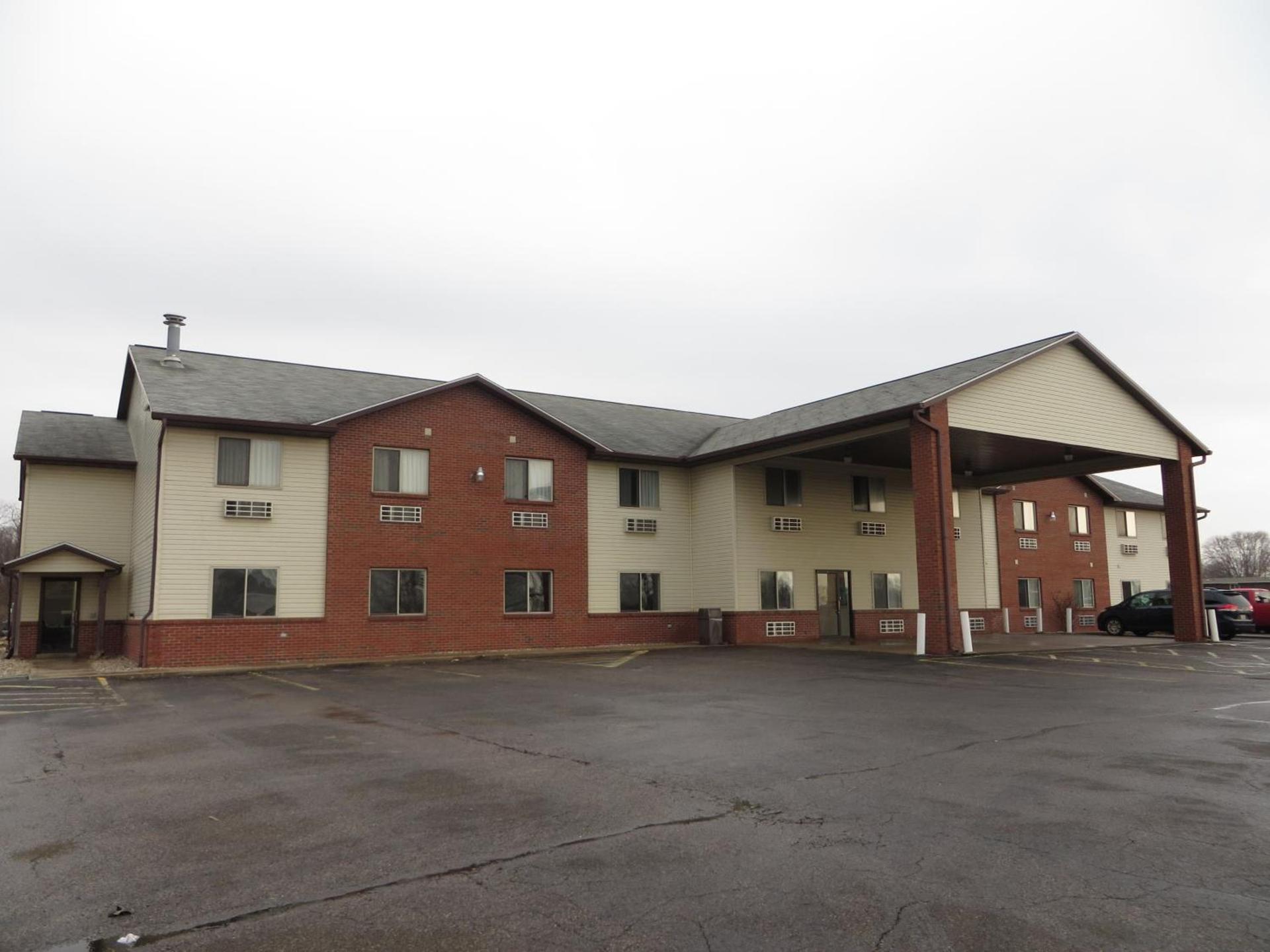 Super 8 by Wyndham Monmouth IL photo 16