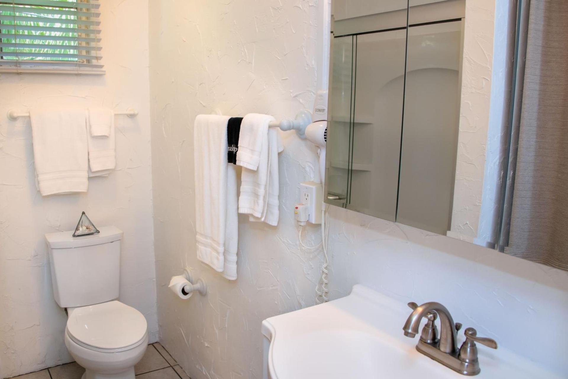 Cedar Cove Resort & Cottages photo 100
