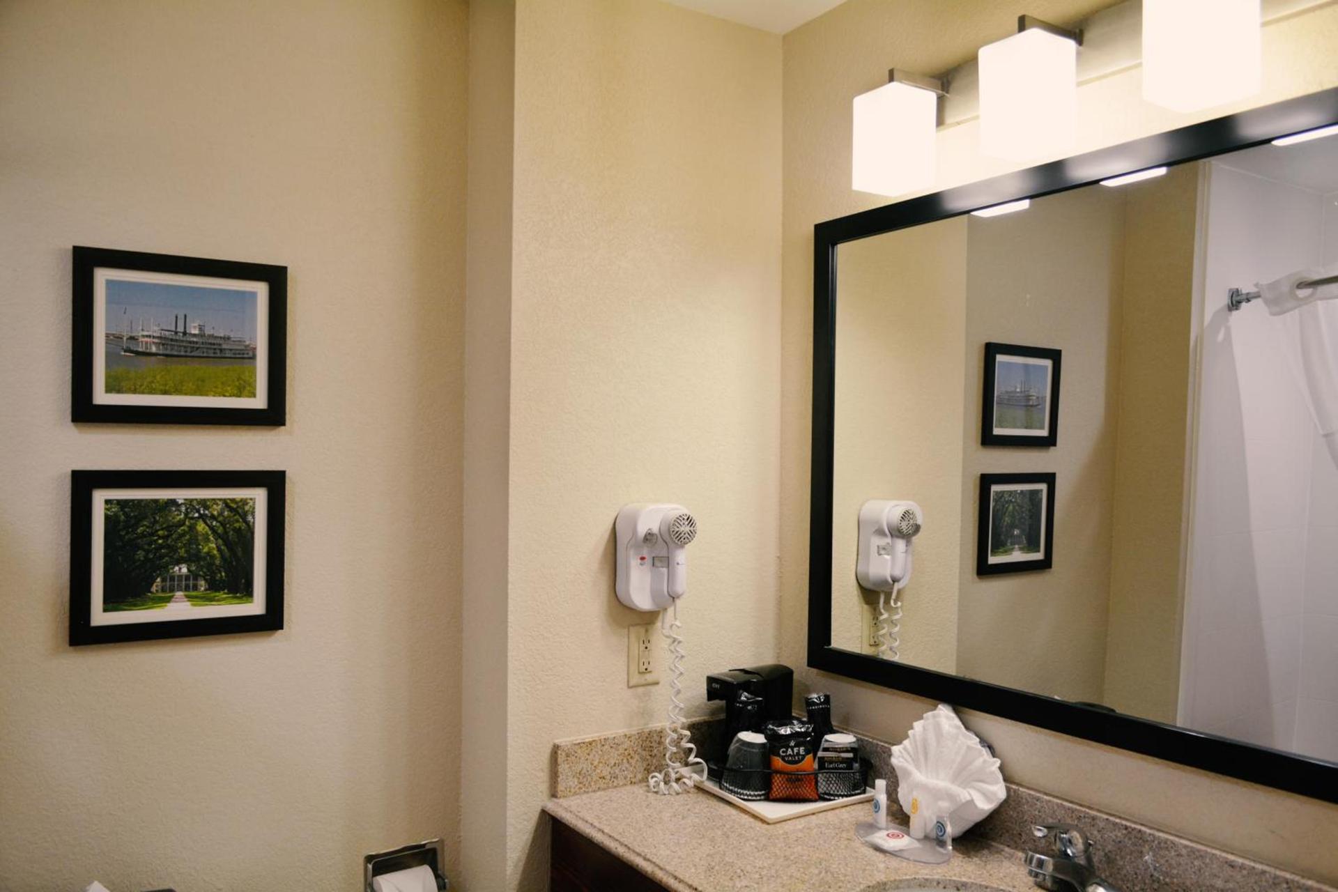 Comfort Inn & Suites Covington - Mandeville photo 57