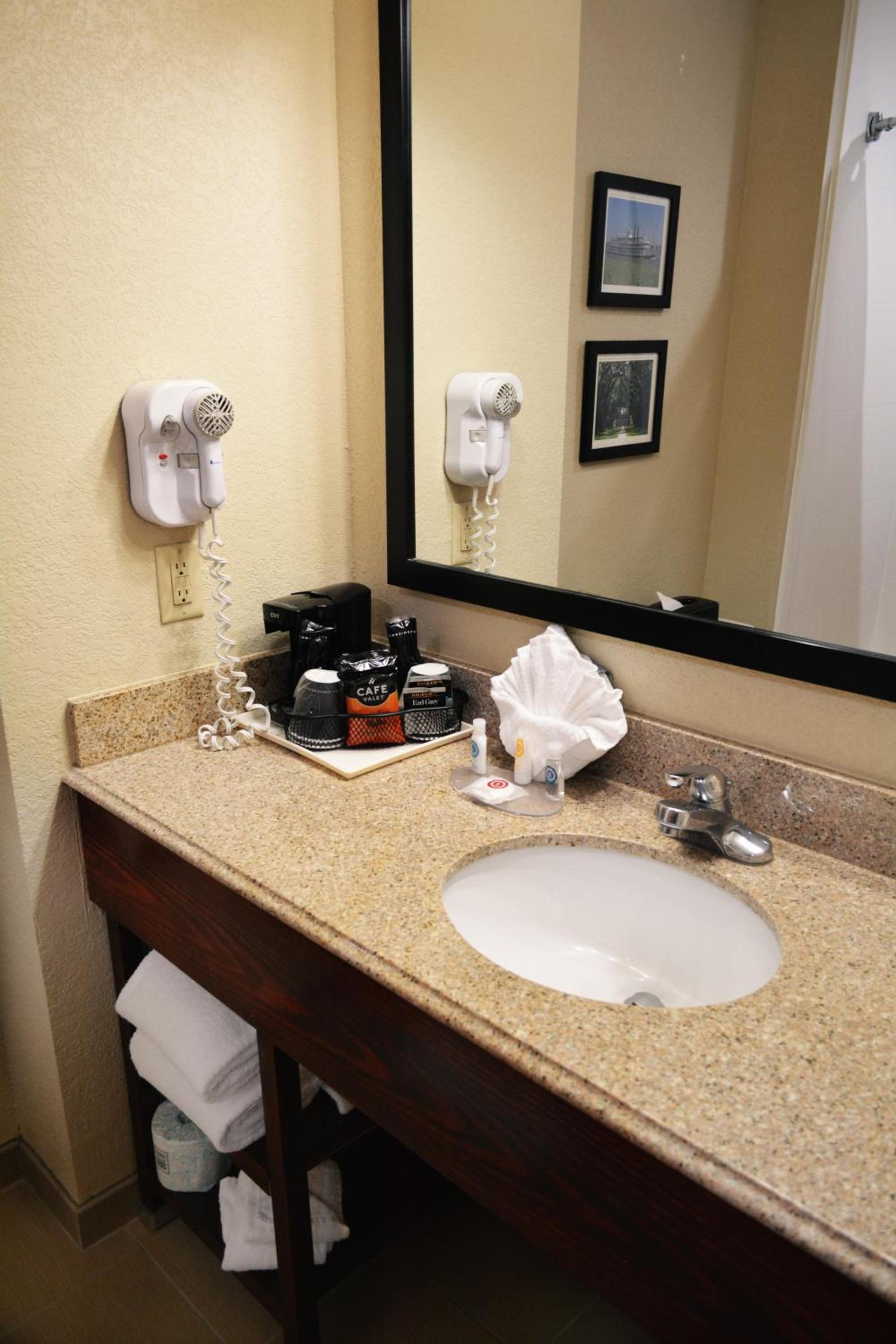 Comfort Inn & Suites Covington - Mandeville photo 56