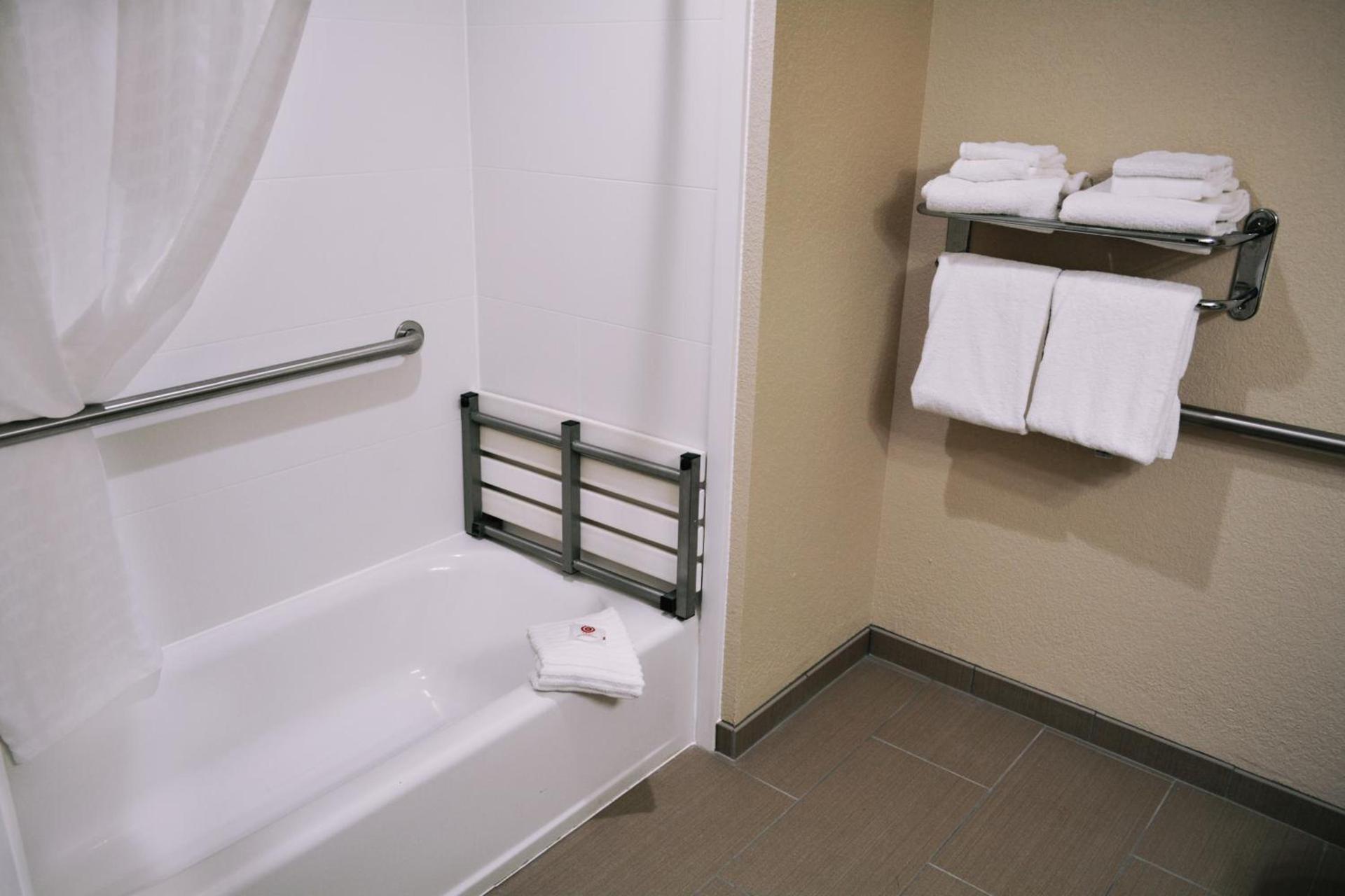 Comfort Inn & Suites Covington - Mandeville photo 55