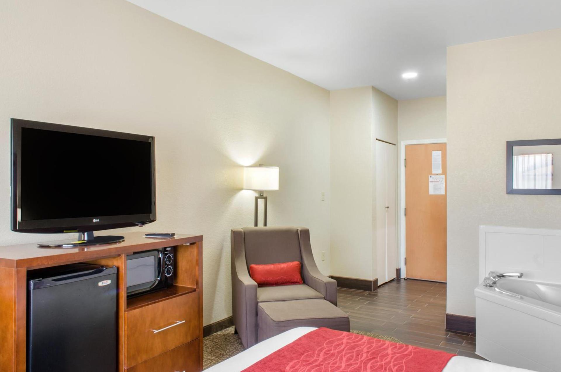 Comfort Inn & Suites Covington - Mandeville photo 50