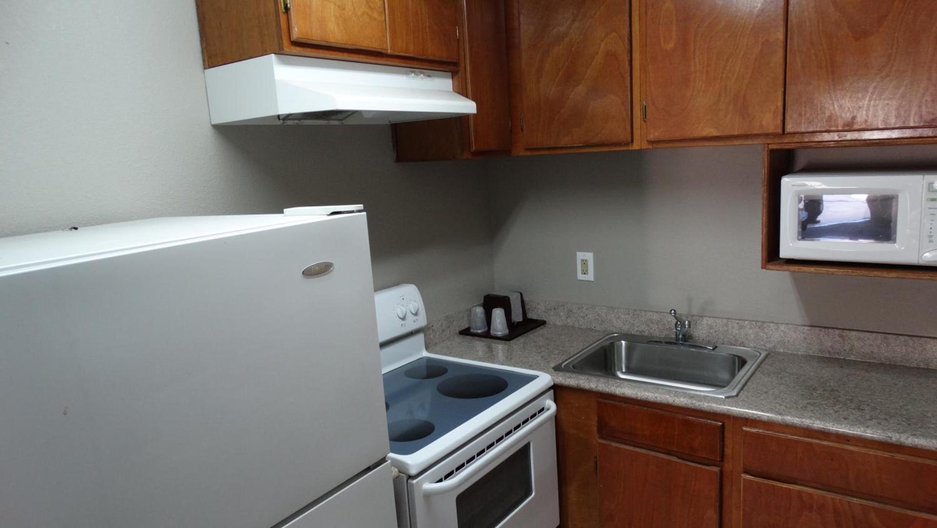 Regency Inn & Suites By Capital O Houston IAH Airport photo 6