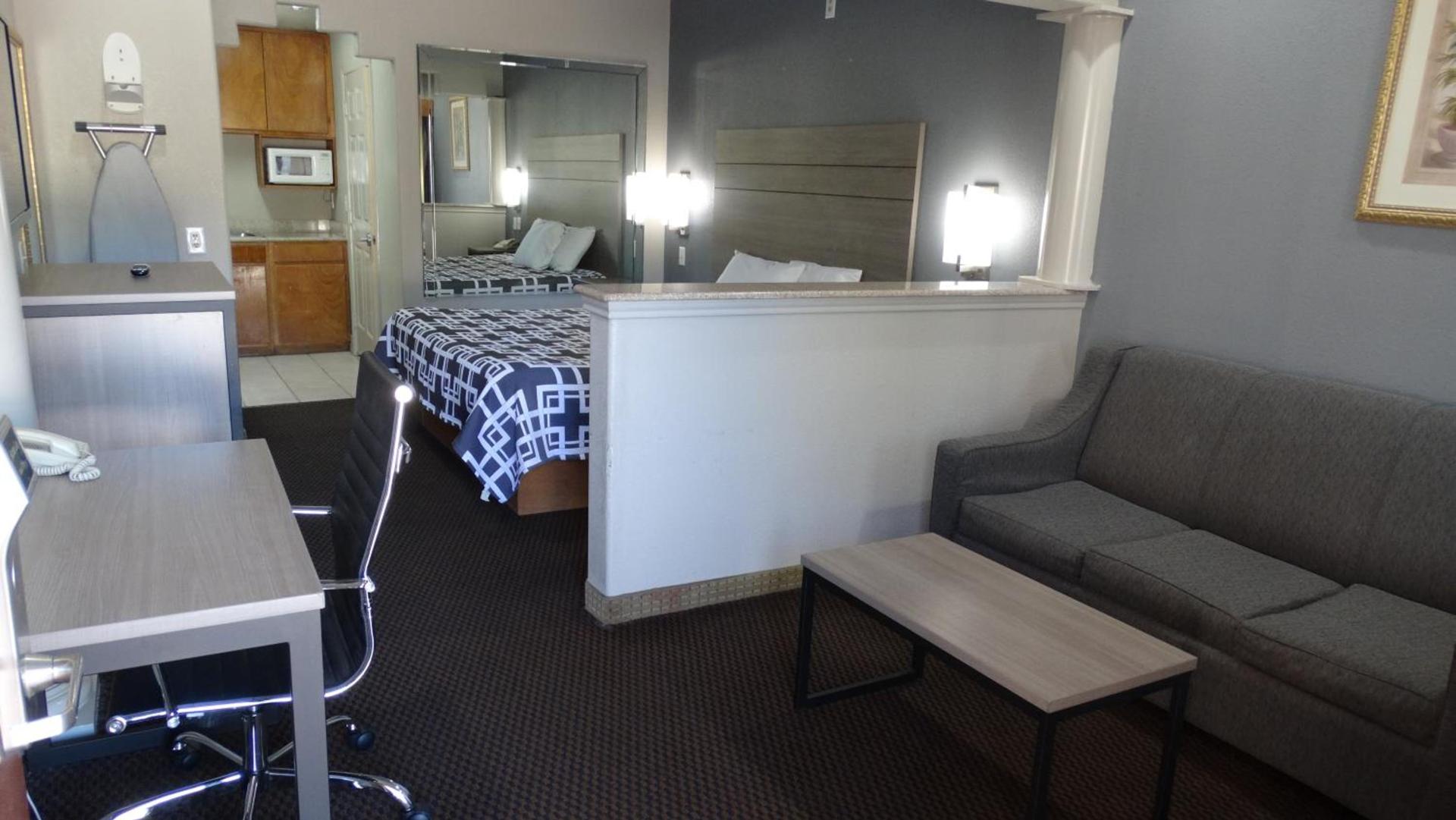 Regency Inn & Suites By Capital O Houston IAH Airport photo 7