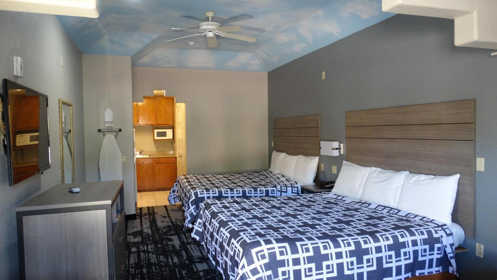 Regency Inn & Suites By Capital O Houston IAH Airport photo 9