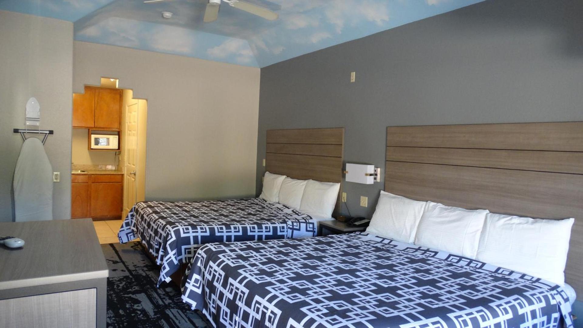 Regency Inn & Suites By Capital O Houston IAH Airport photo 10