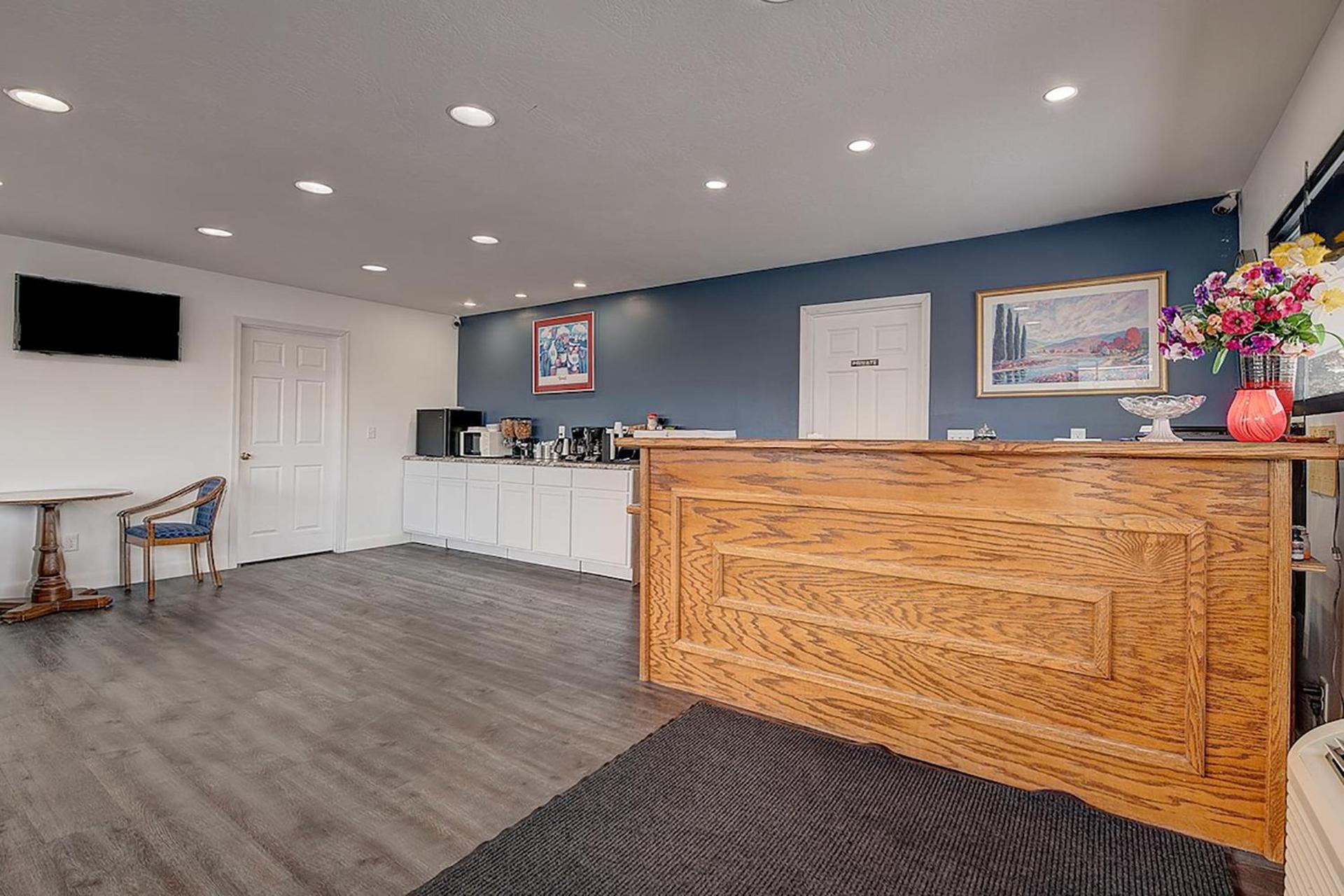 Travelodge by Wyndham Spirit Lake/Okoboji photo 2
