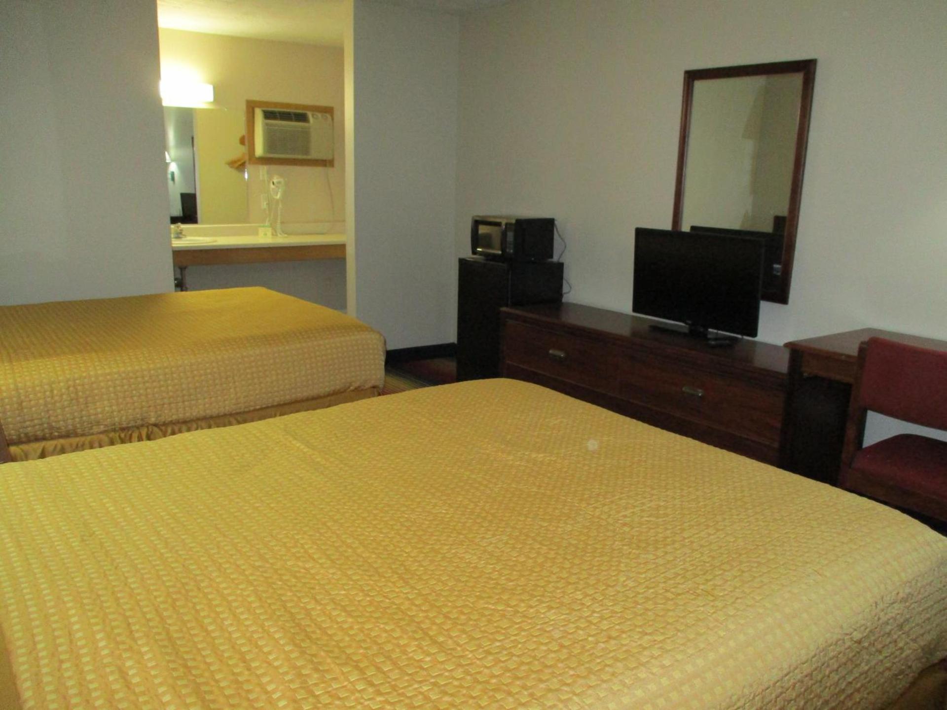 Travelodge by Wyndham Spirit Lake/Okoboji photo 26