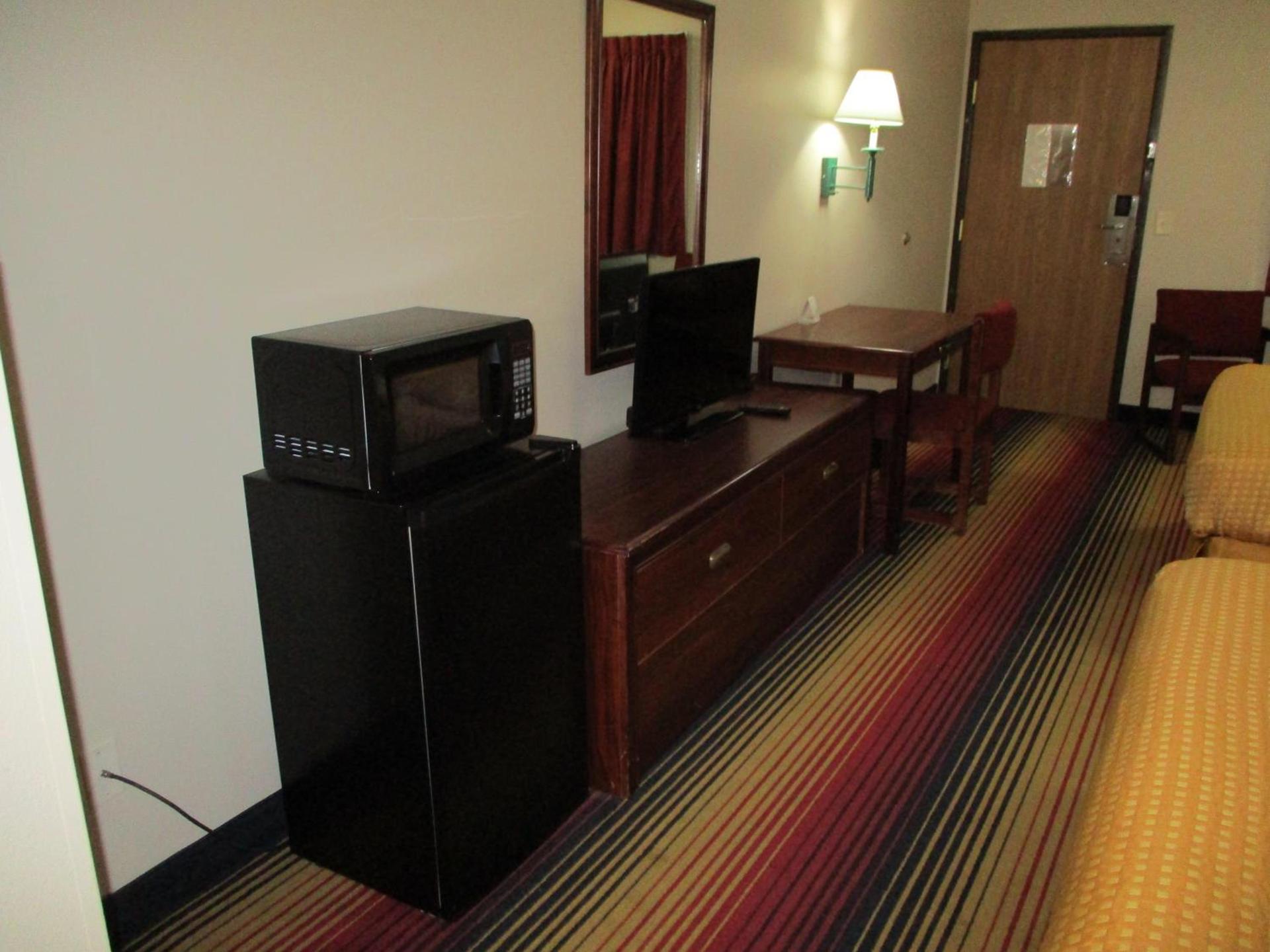 Travelodge by Wyndham Spirit Lake/Okoboji photo 21
