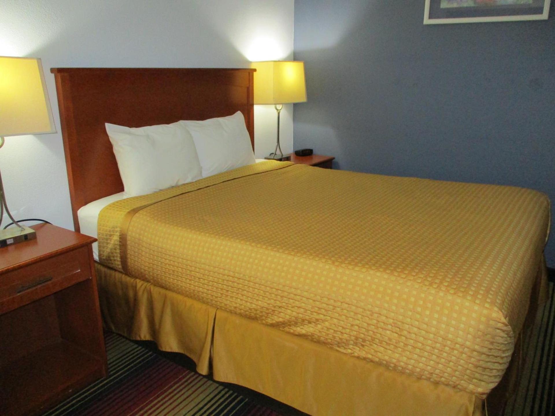 Travelodge by Wyndham Spirit Lake/Okoboji photo 17