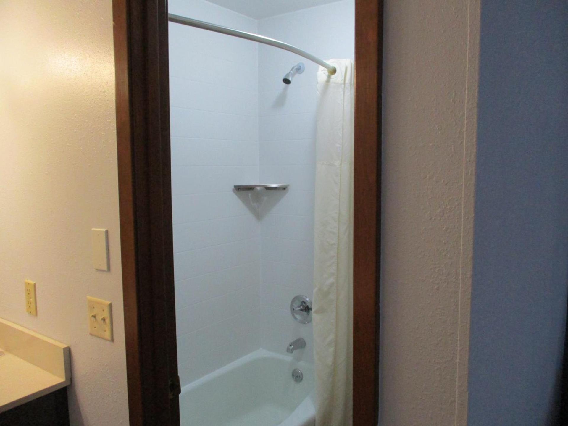 Travelodge by Wyndham Spirit Lake/Okoboji photo 16