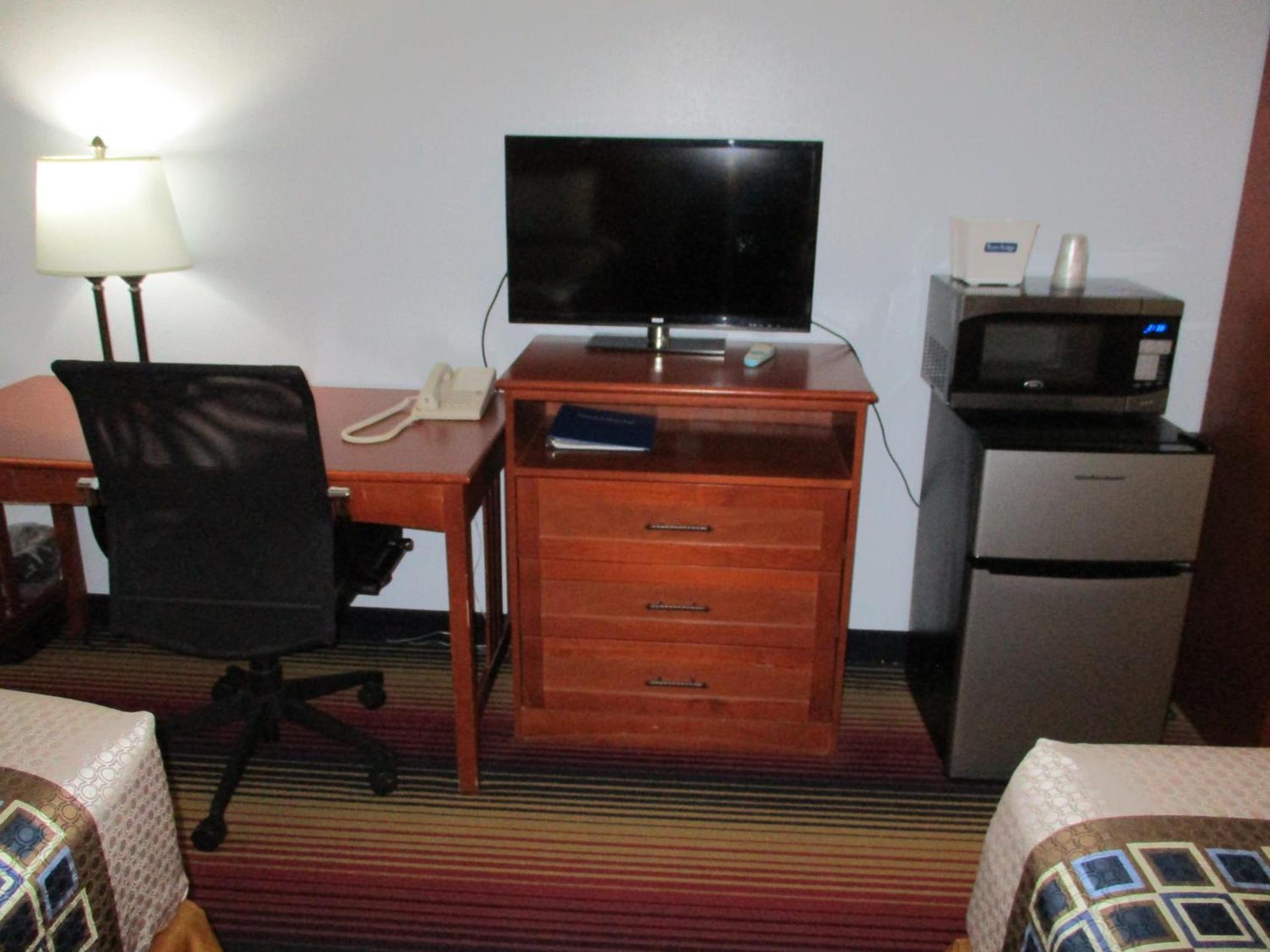 Travelodge by Wyndham Spirit Lake/Okoboji photo 13