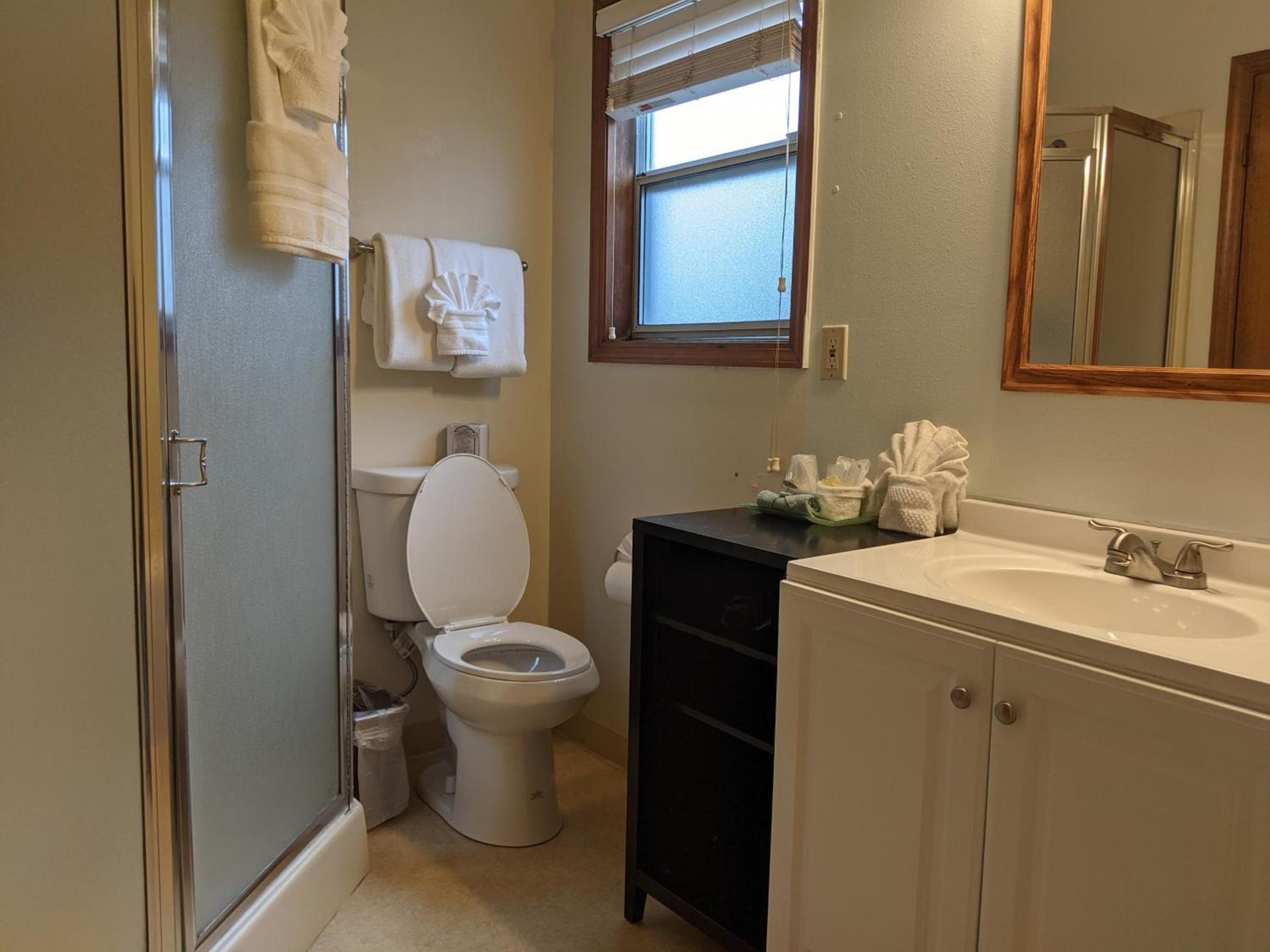 Hillcrest Inn photo 60
