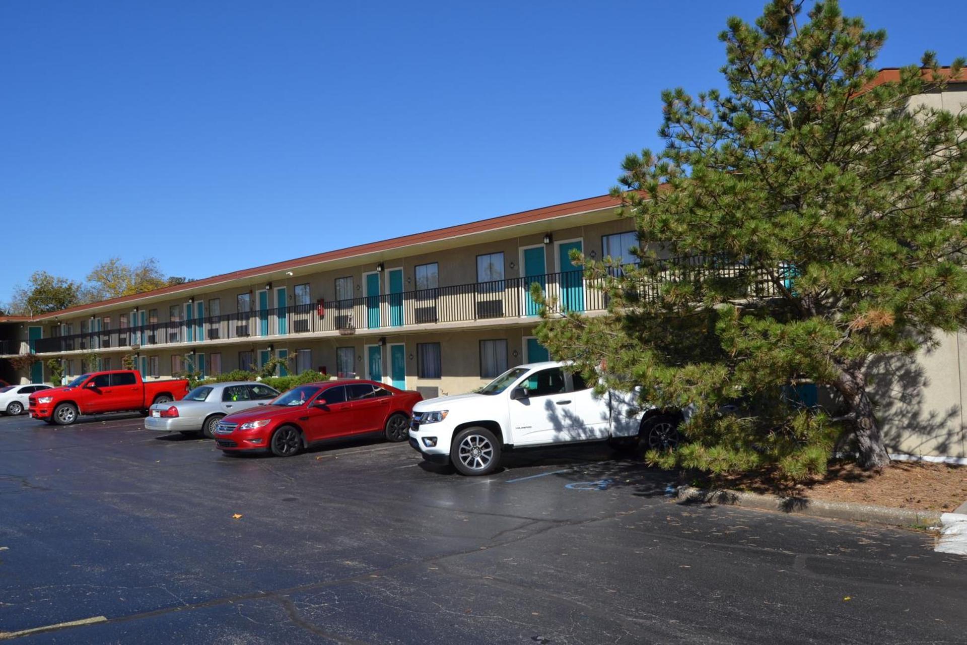 Cascades Inn photo 8