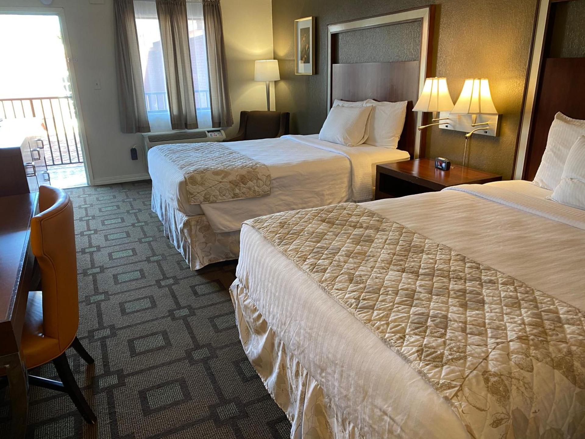 Cascades Inn photo 68