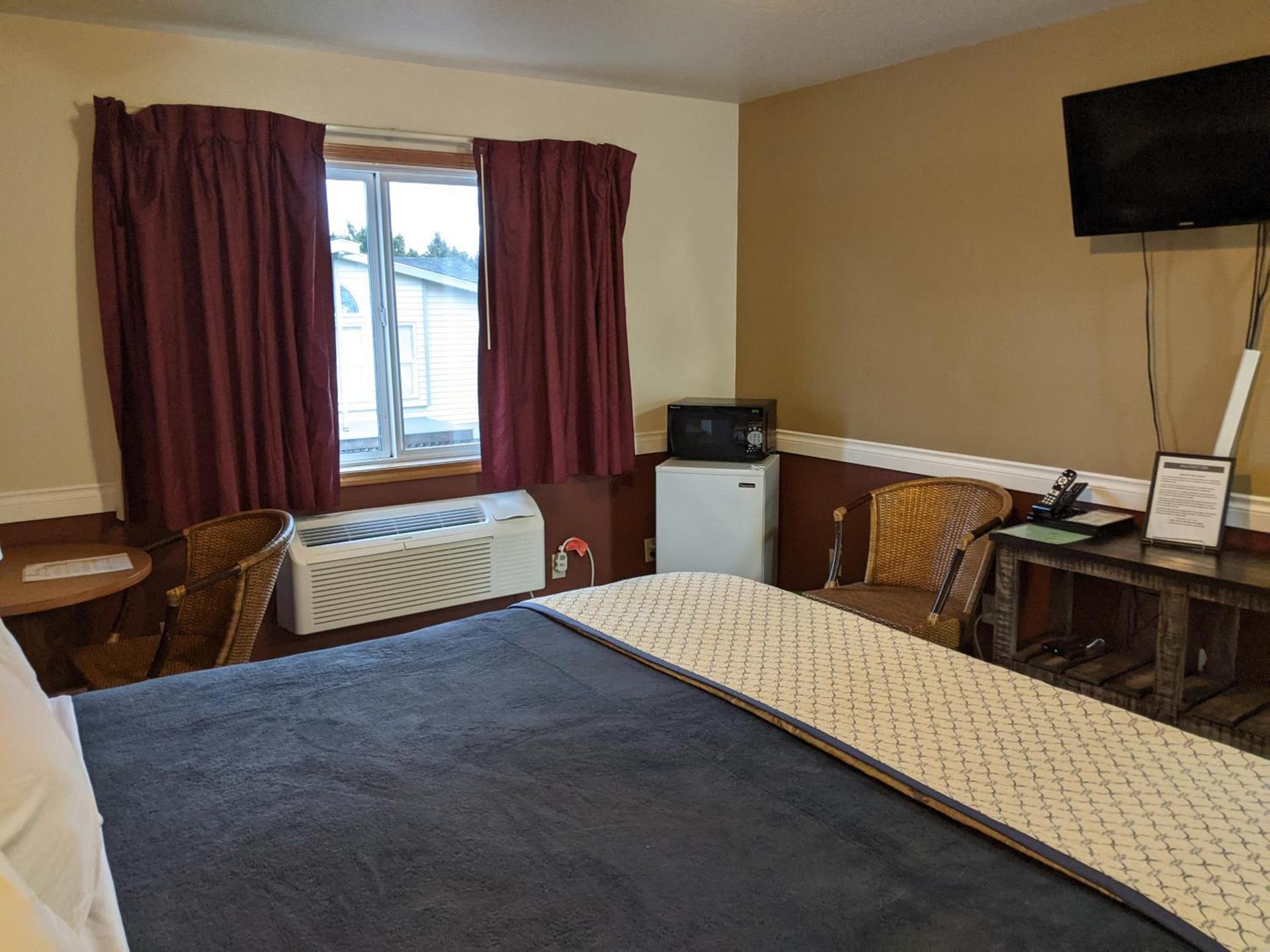 Hillcrest Inn photo 67