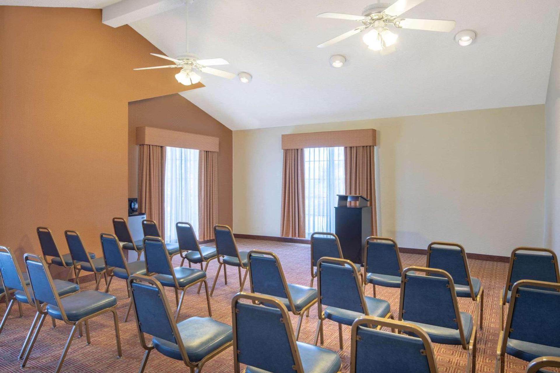 Budget Inn & Suite Atlanta Marietta Stadium photo 47
