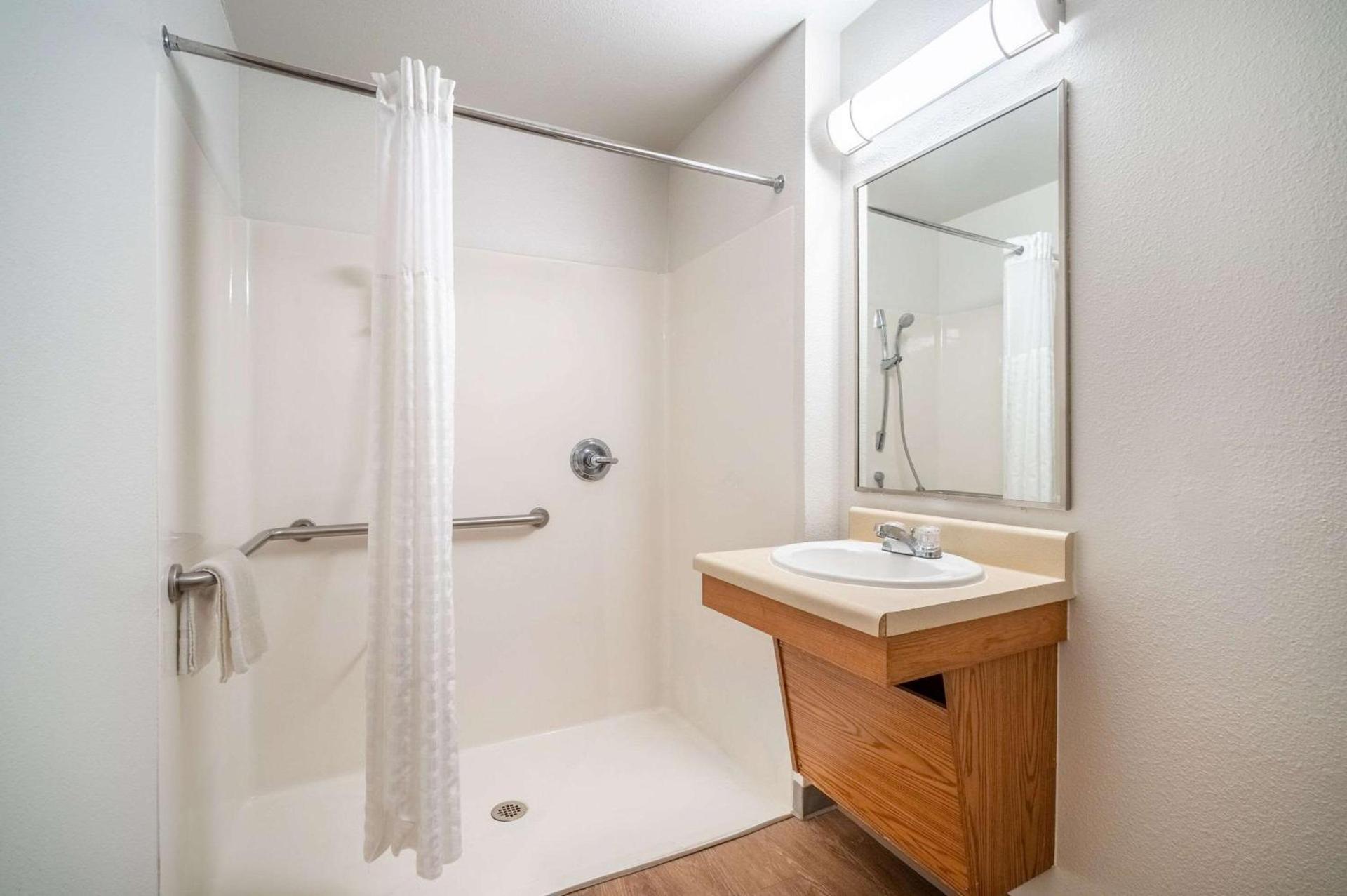 WoodSpring Suites Corpus Christi photo 10