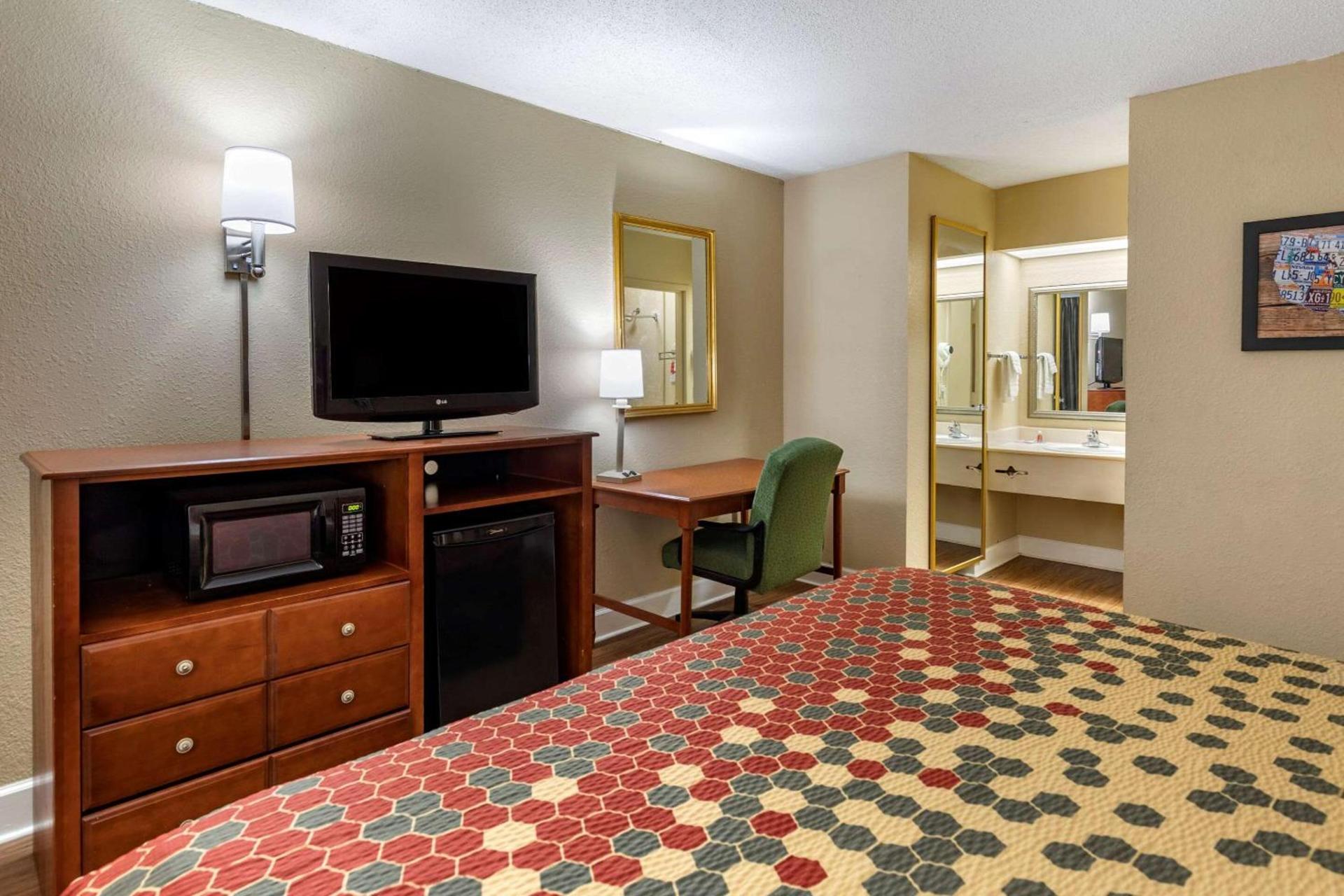 Econo Lodge Cordele photo 7