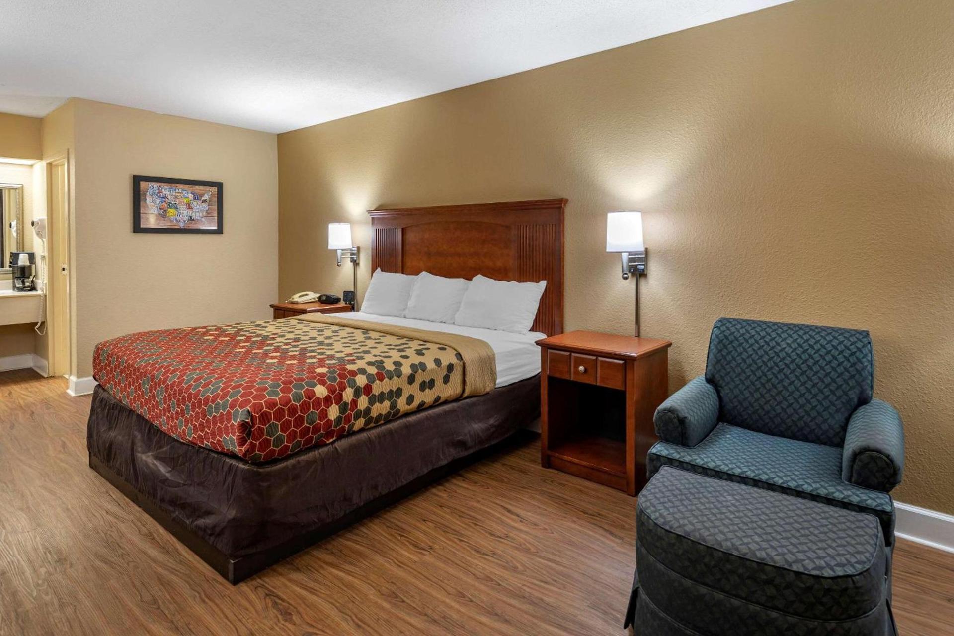 Econo Lodge Cordele photo 8