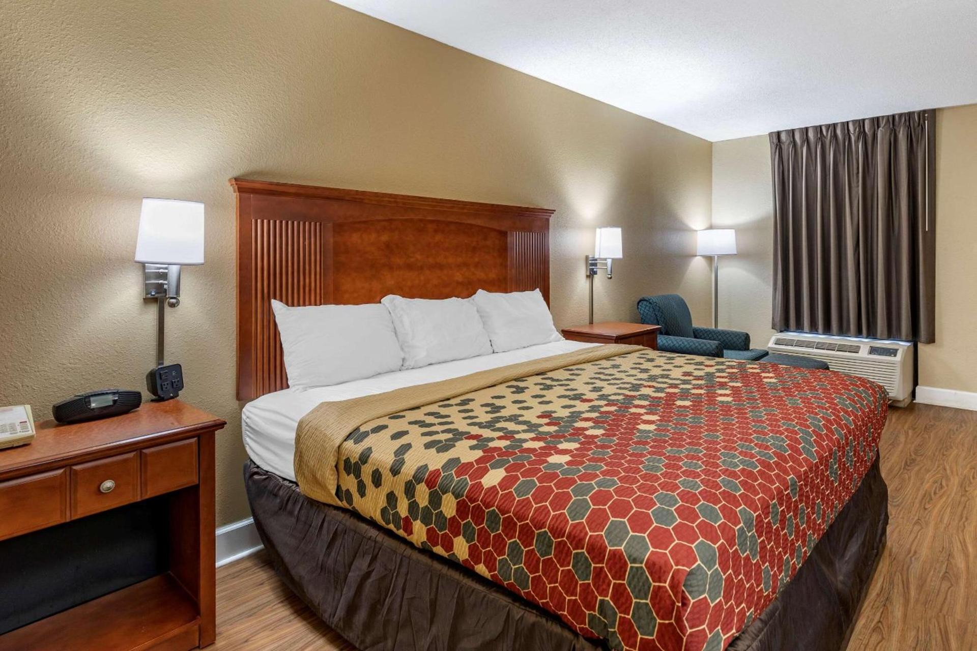 Econo Lodge Cordele photo 9