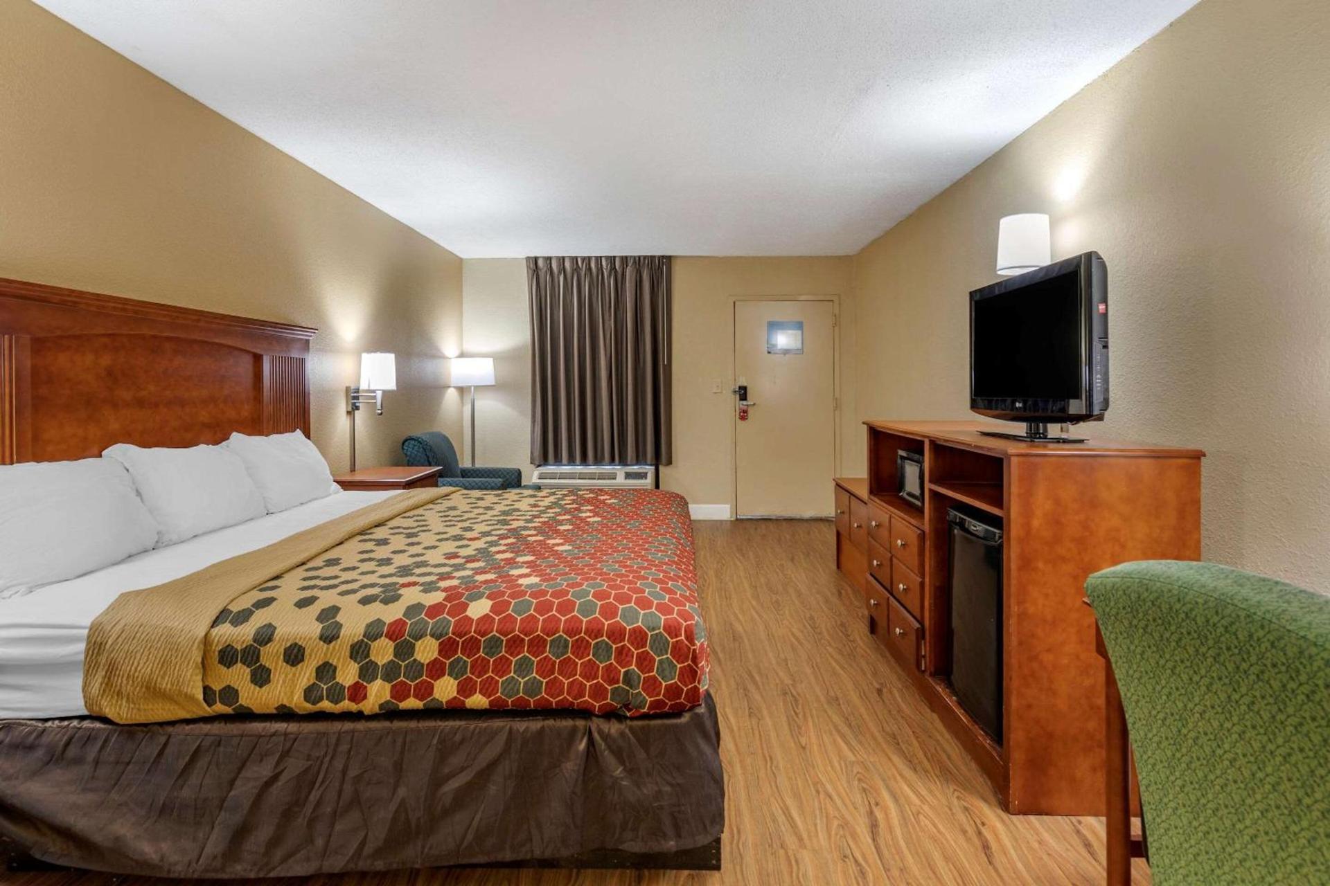 Econo Lodge Cordele photo 10