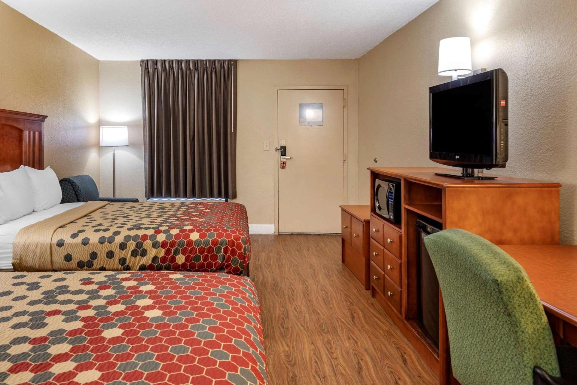 Econo Lodge Cordele photo 16
