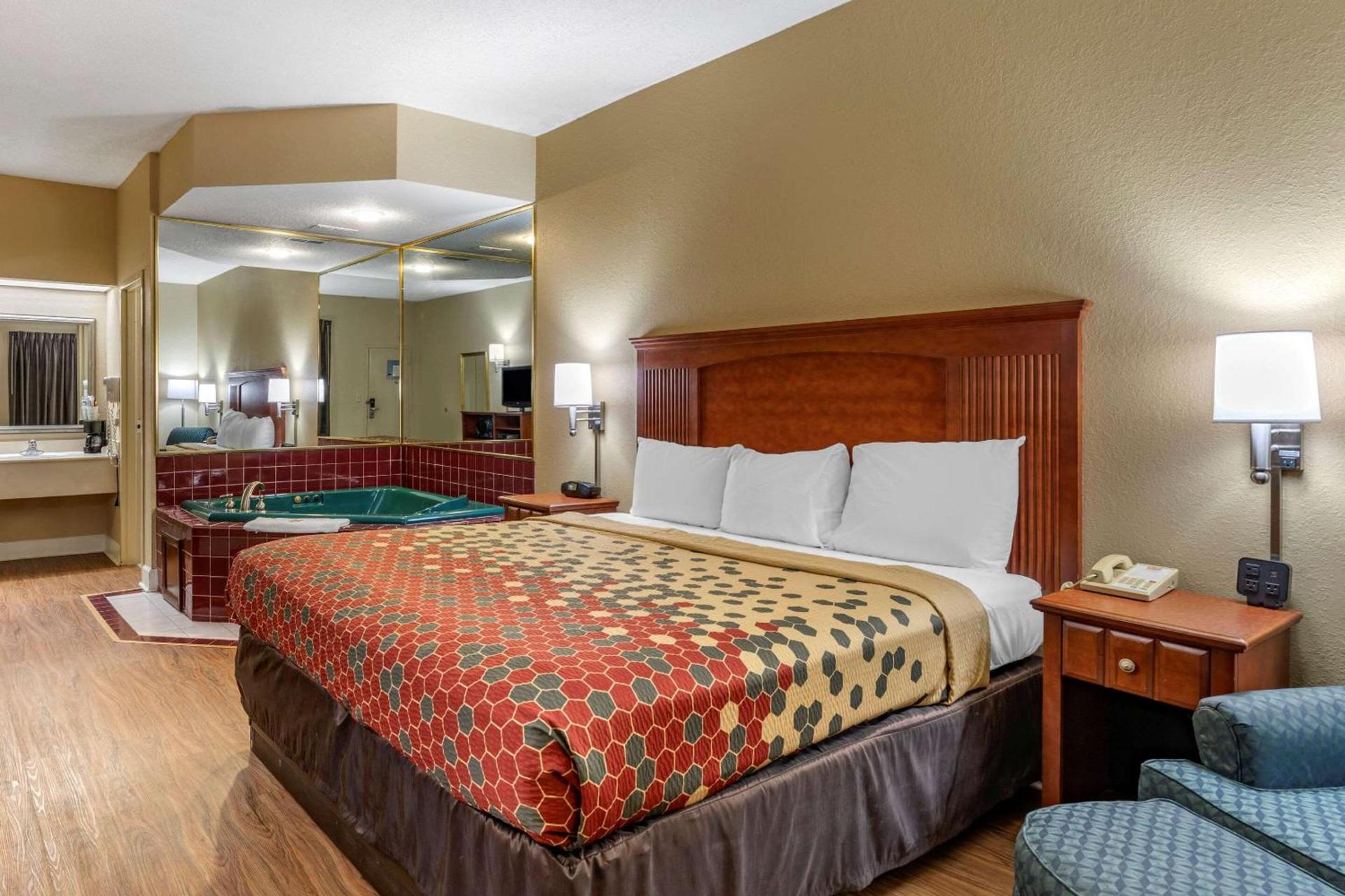 Econo Lodge Cordele photo 18